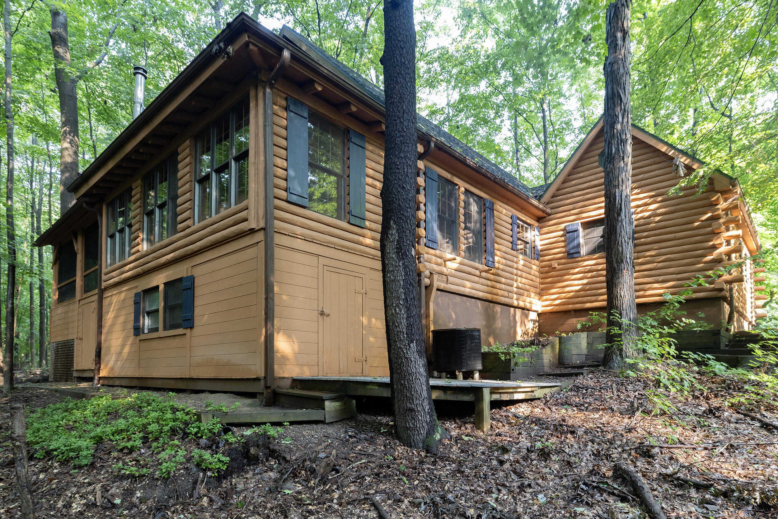 332 Charlestown Colony Buchanan MI 49107