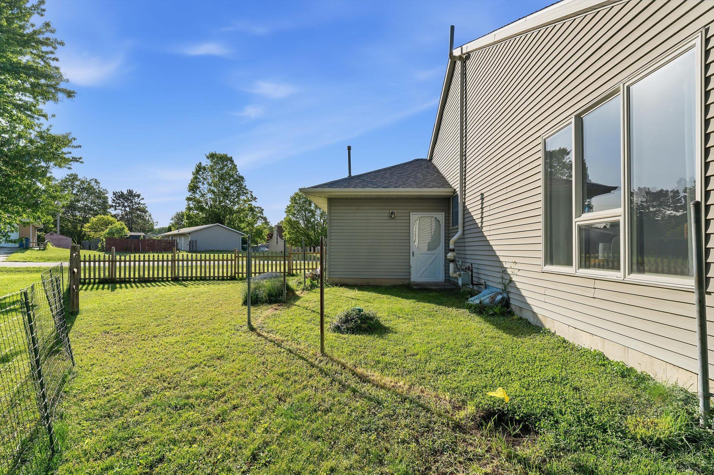 22401 Happy Drive Cassopolis MI 49031