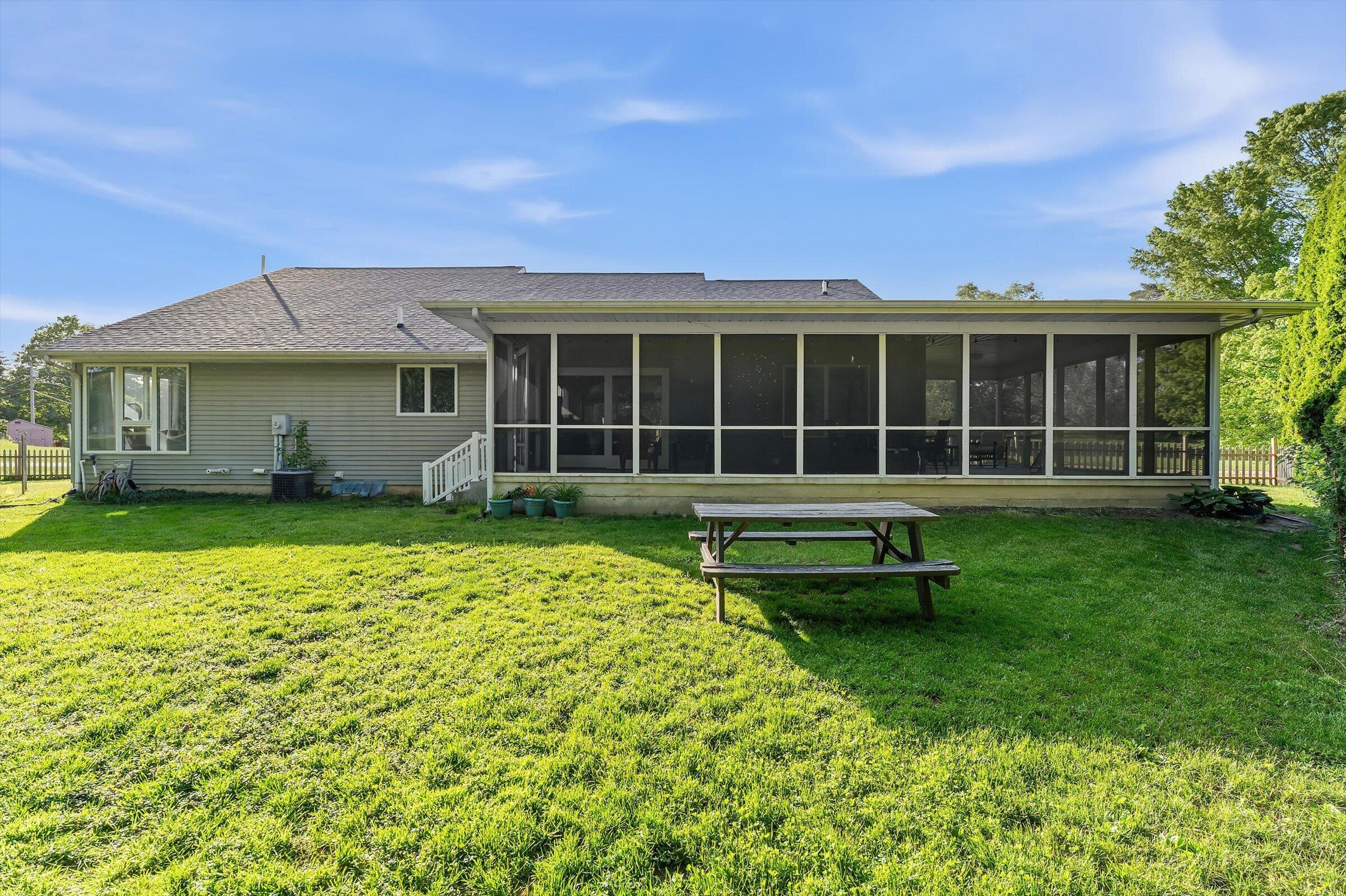 22401 Happy Drive Cassopolis MI 49031