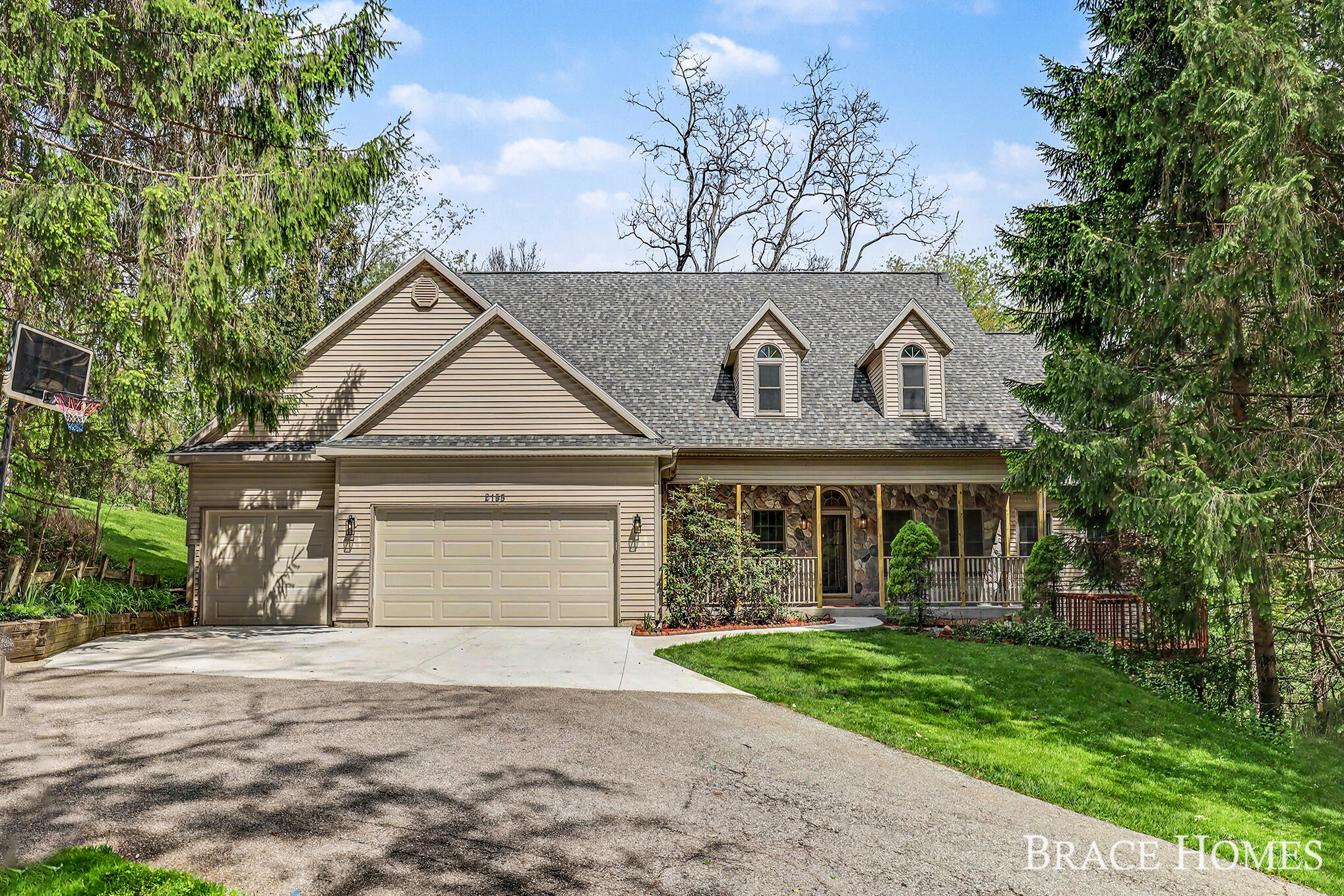 2155 Timber Valley Drive NE Grand Rapids MI 49525