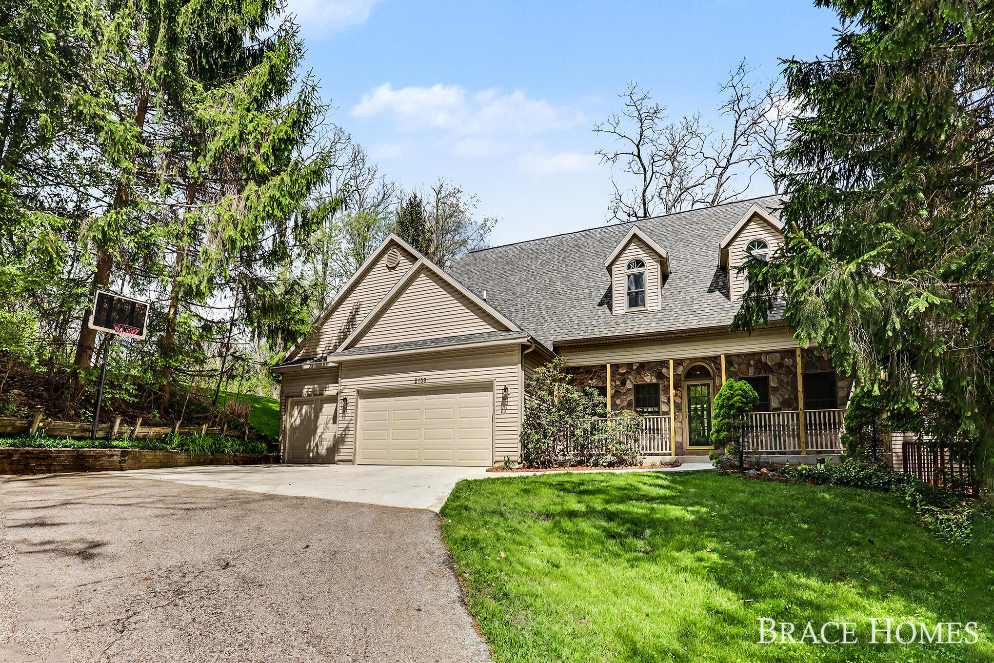 2155 Timber Valley Drive NE Grand Rapids MI 49525
