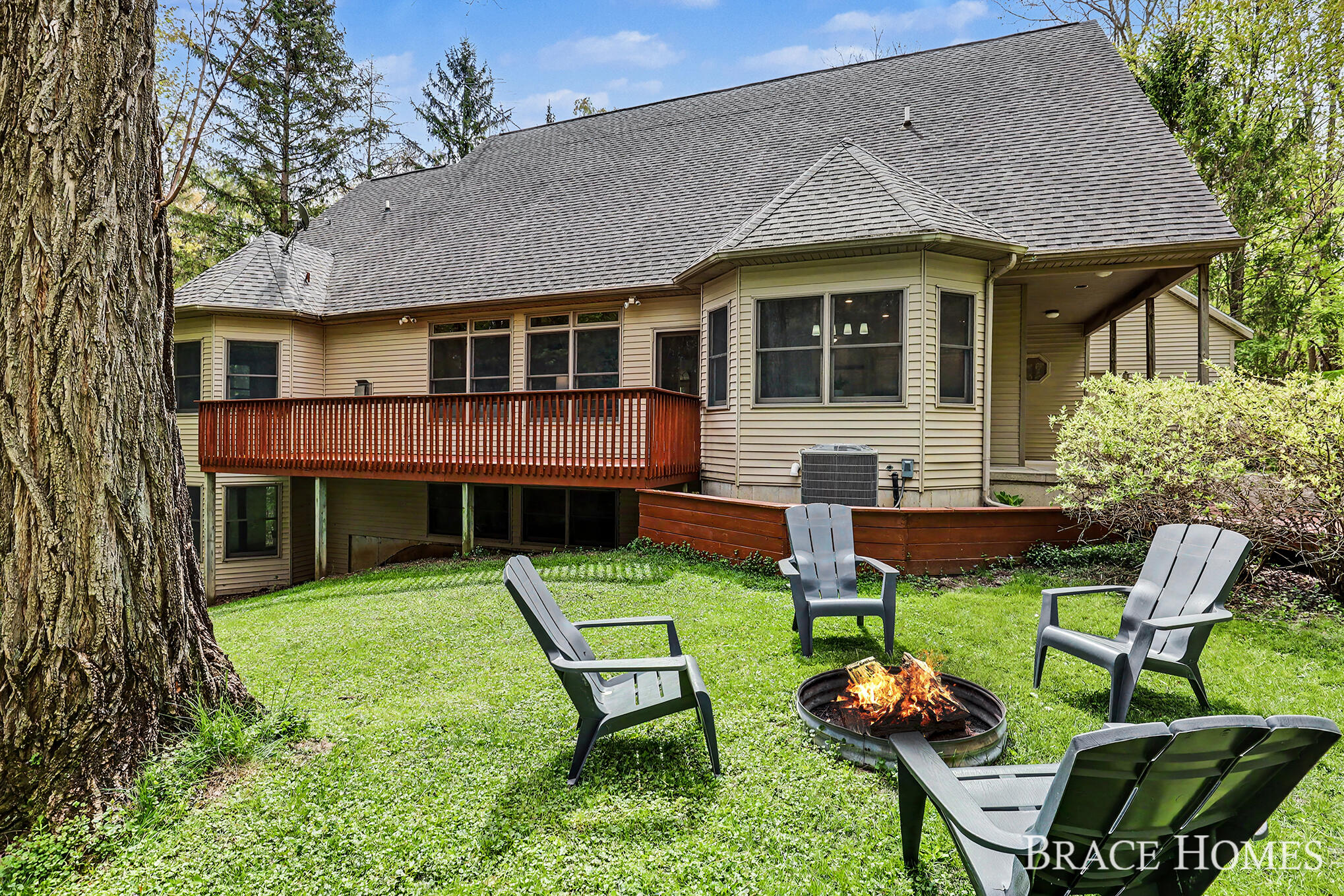 2155 Timber Valley Drive NE Grand Rapids MI 49525