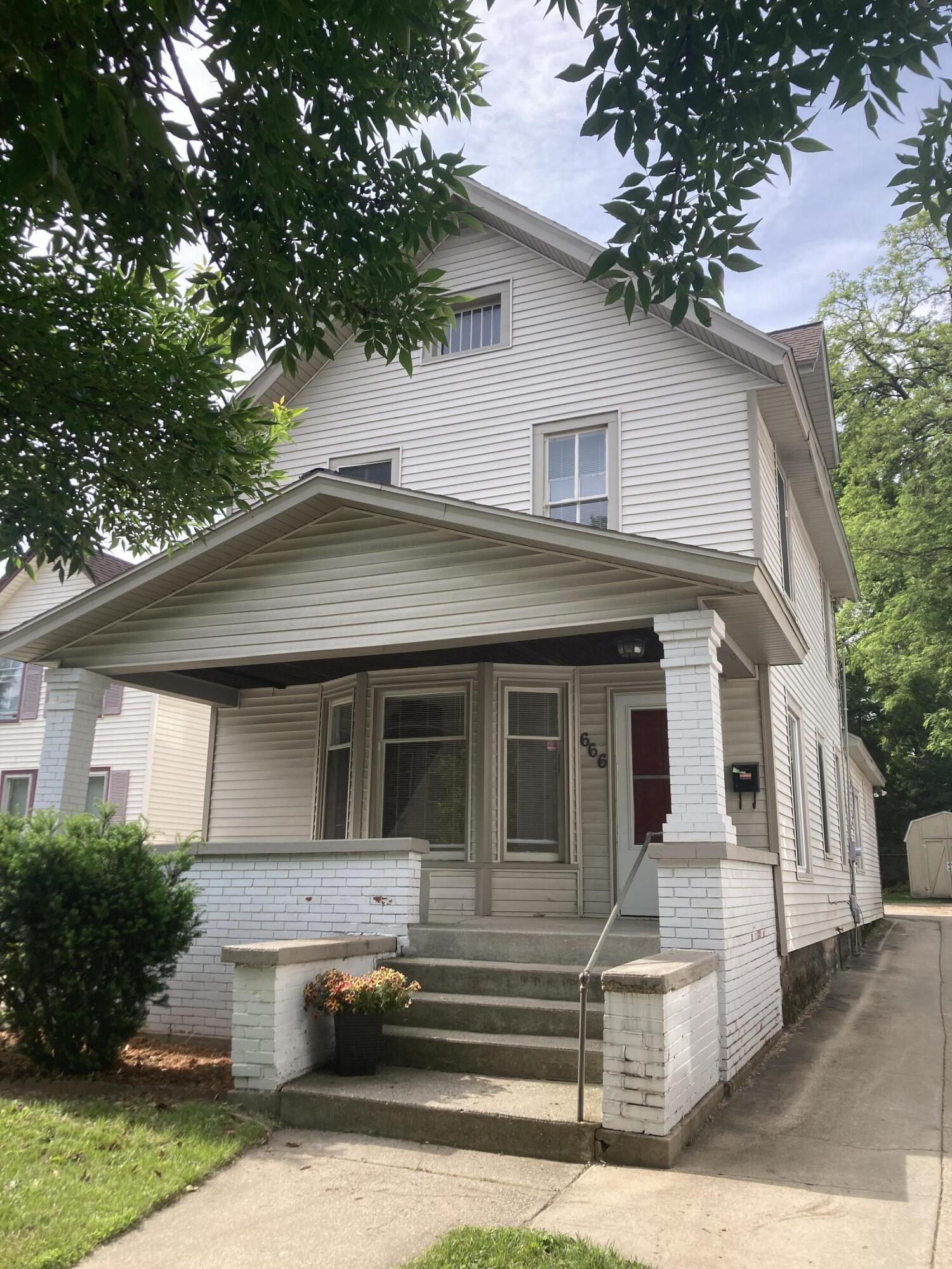 666 Lake Drive SE Grand Rapids MI 49506