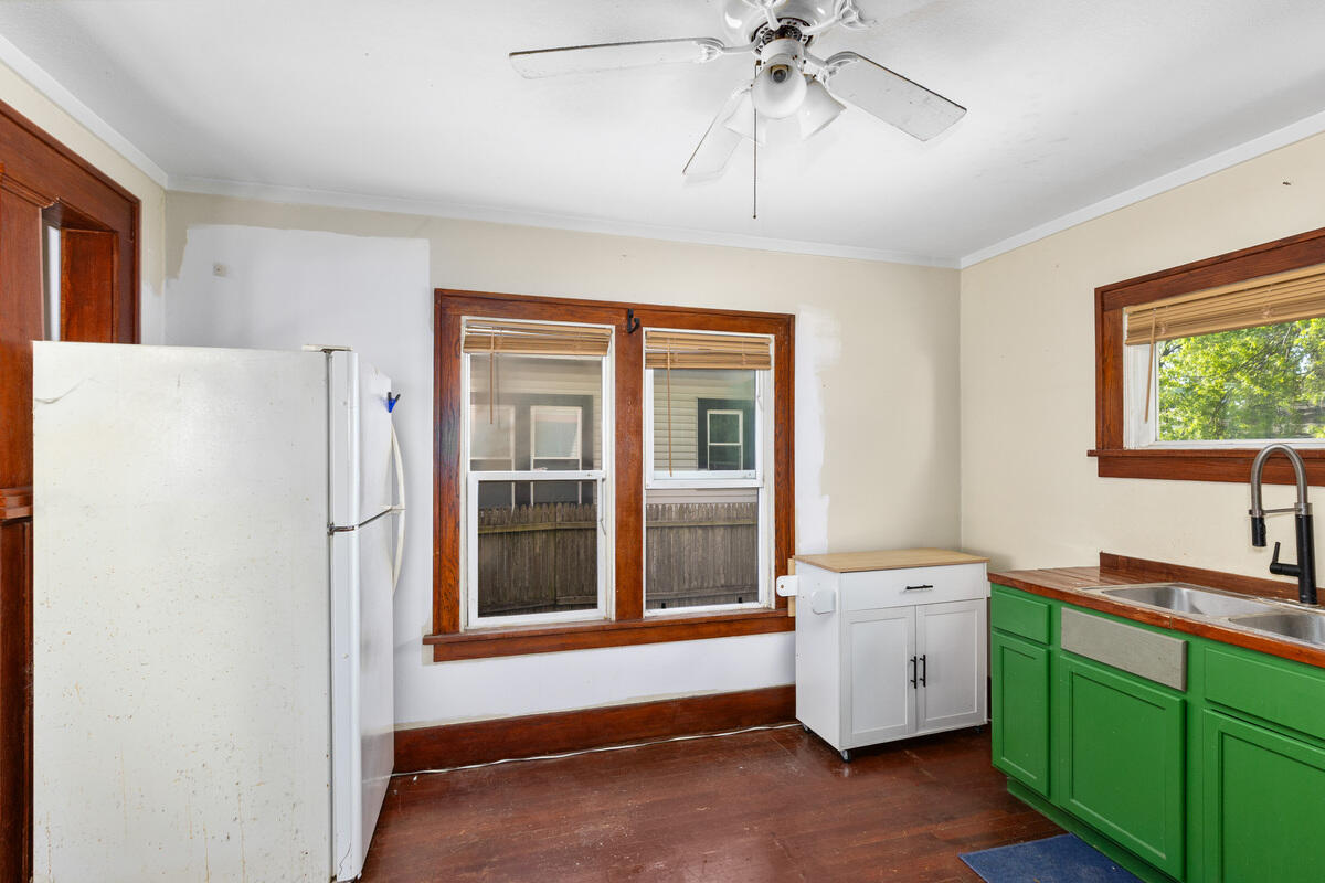 834 Adams Street SE Grand Rapids MI 49507