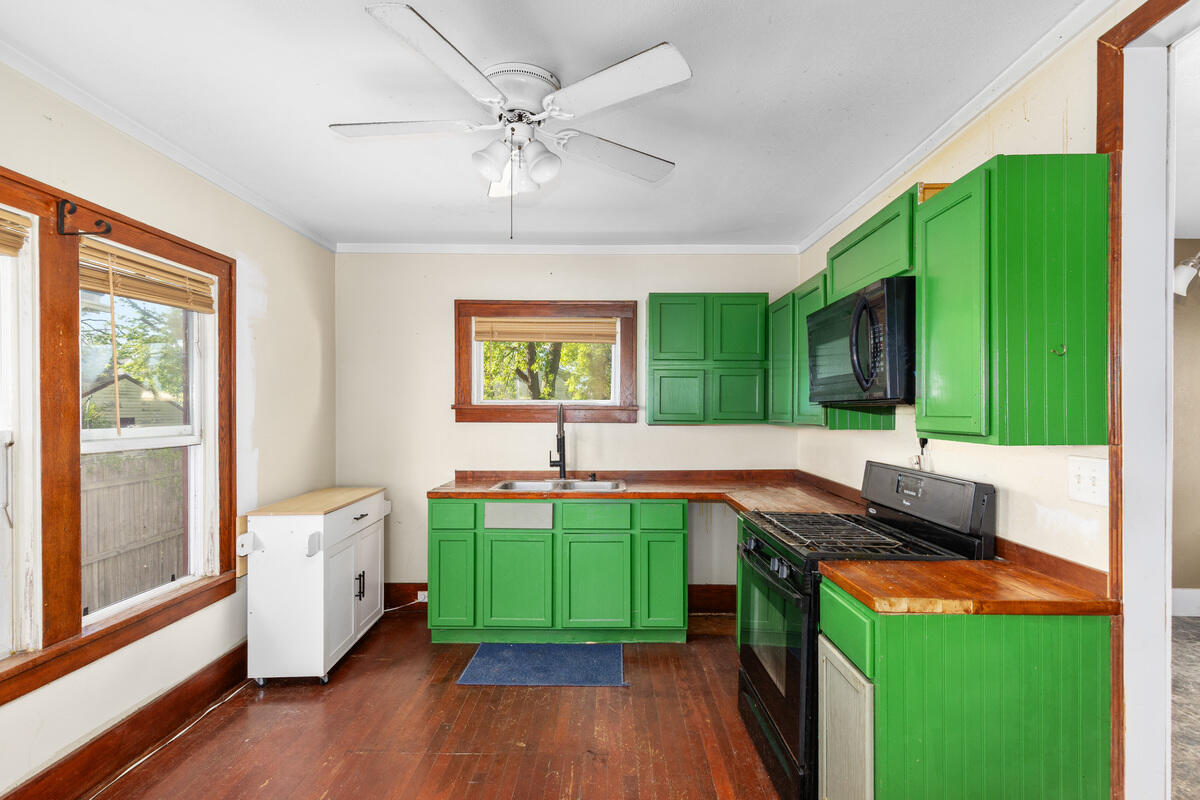 834 Adams Street SE Grand Rapids MI 49507