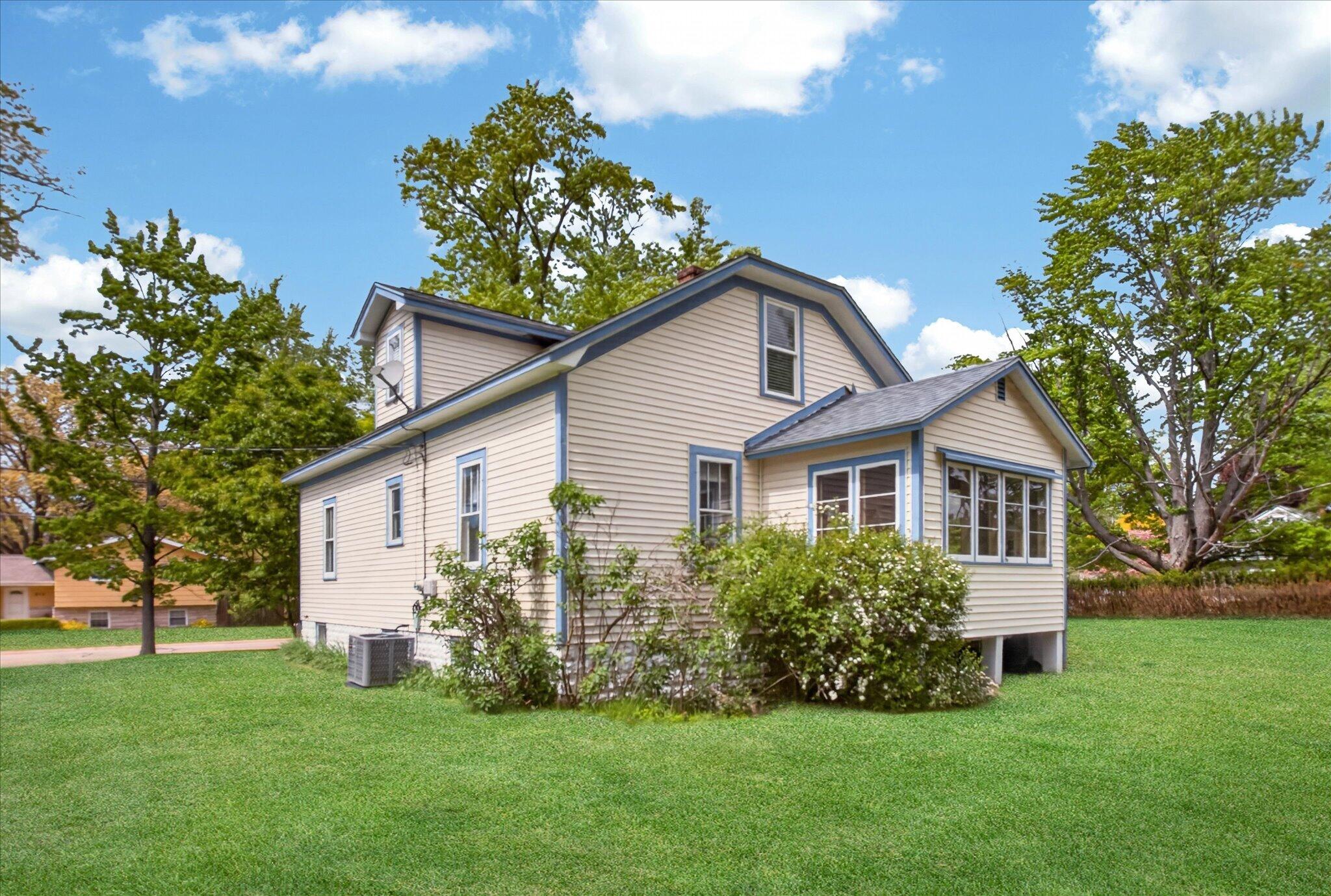 1007 W Detroit Street New Buffalo MI 49117