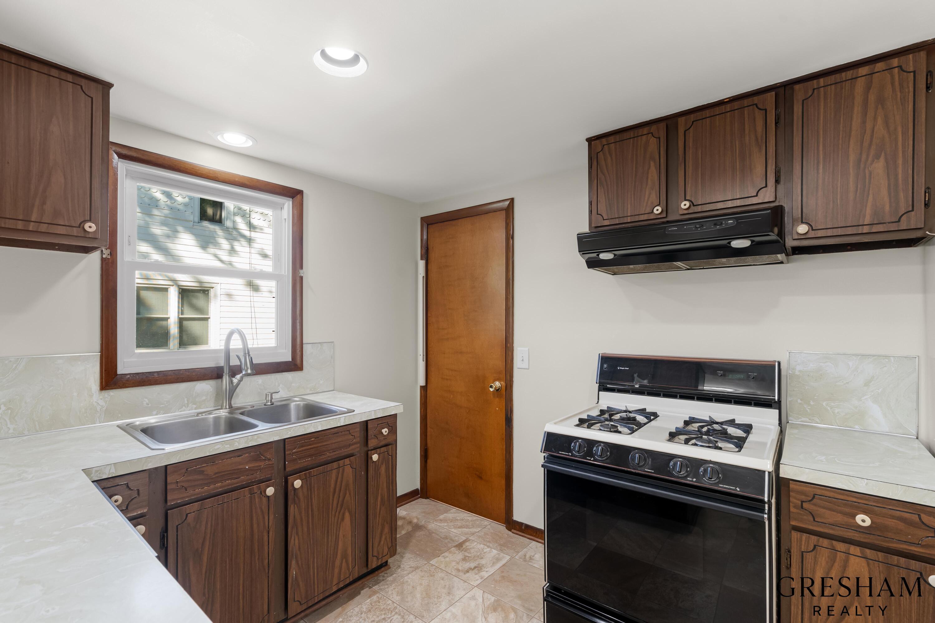 309 E 12th Street Holland MI 49423
