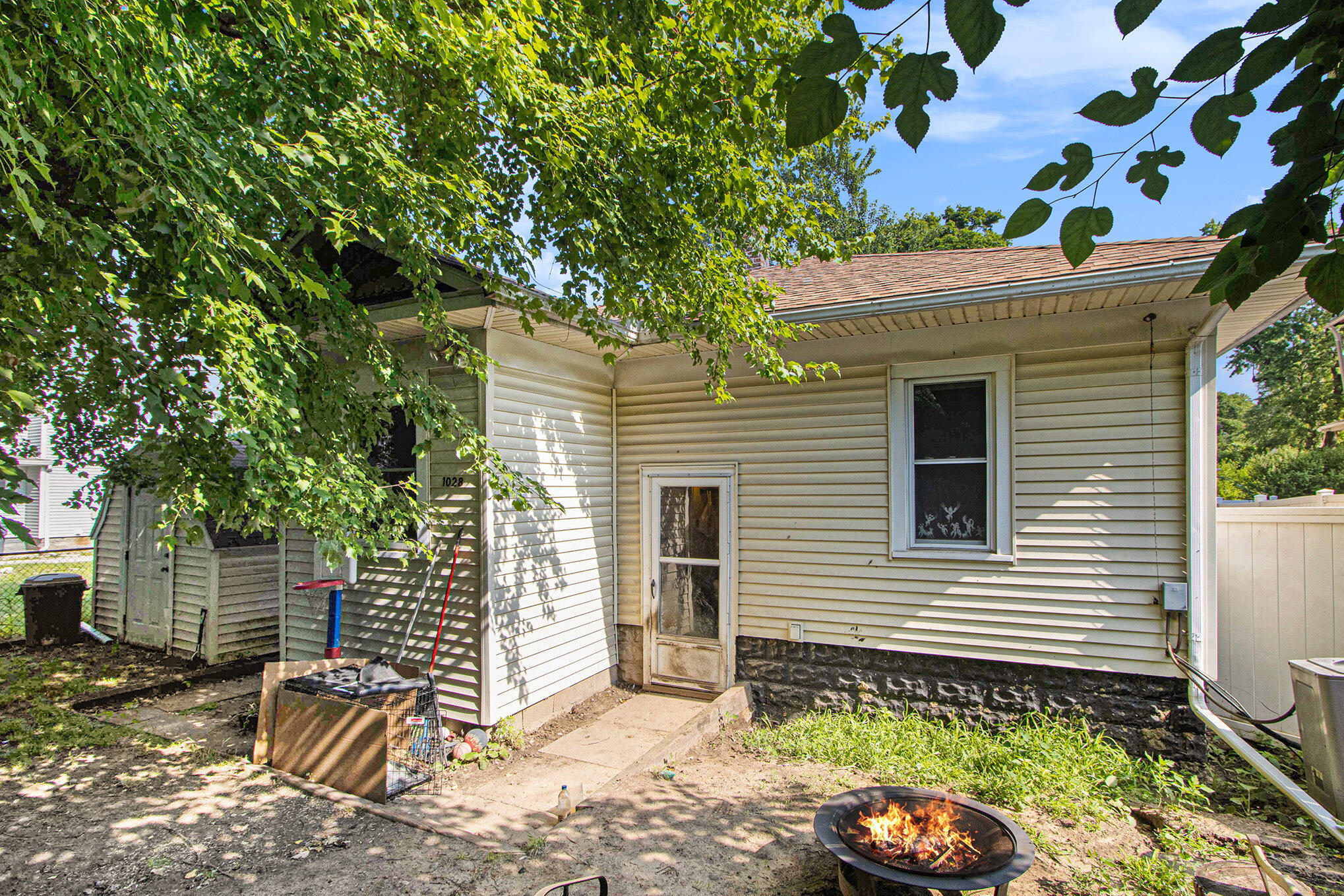 1028 Clinton Avenue Kalamazoo MI 49001