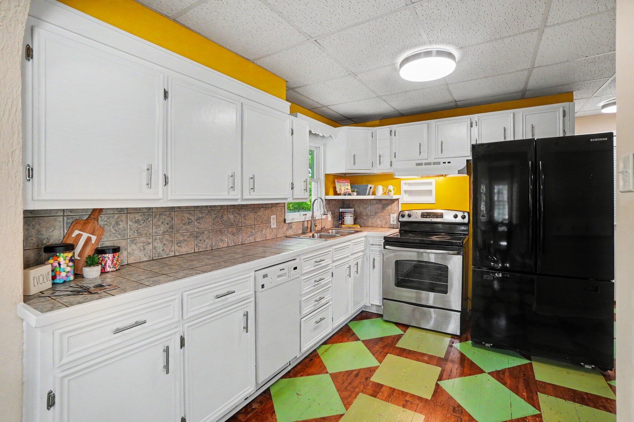 168 E 37th Street Holland MI 49423