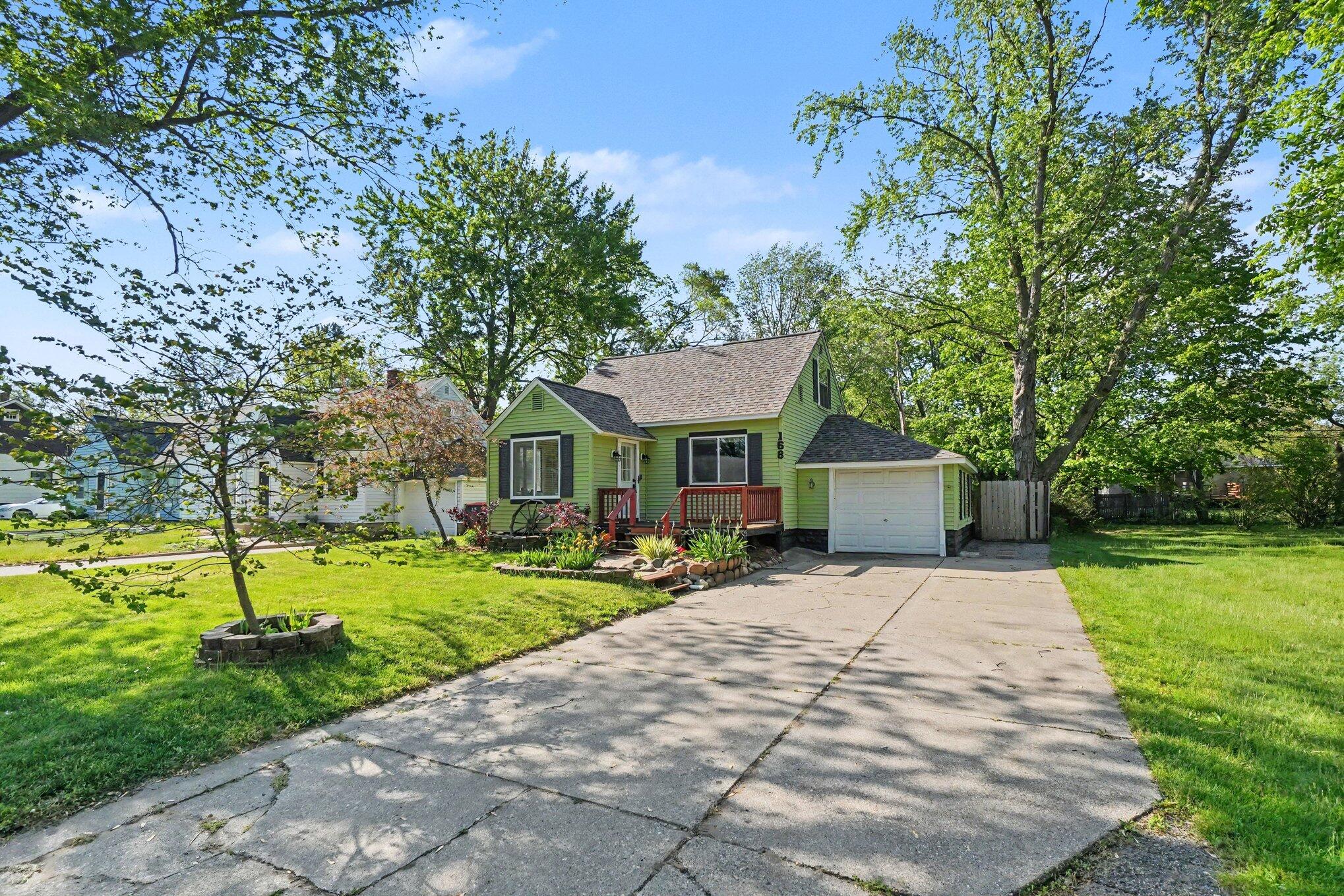 168 E 37th Street Holland MI 49423