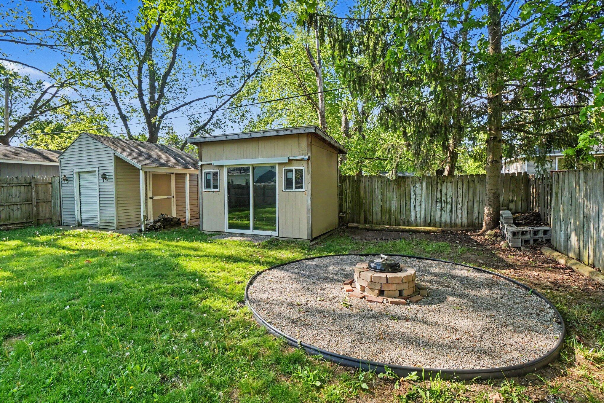 168 E 37th Street Holland MI 49423