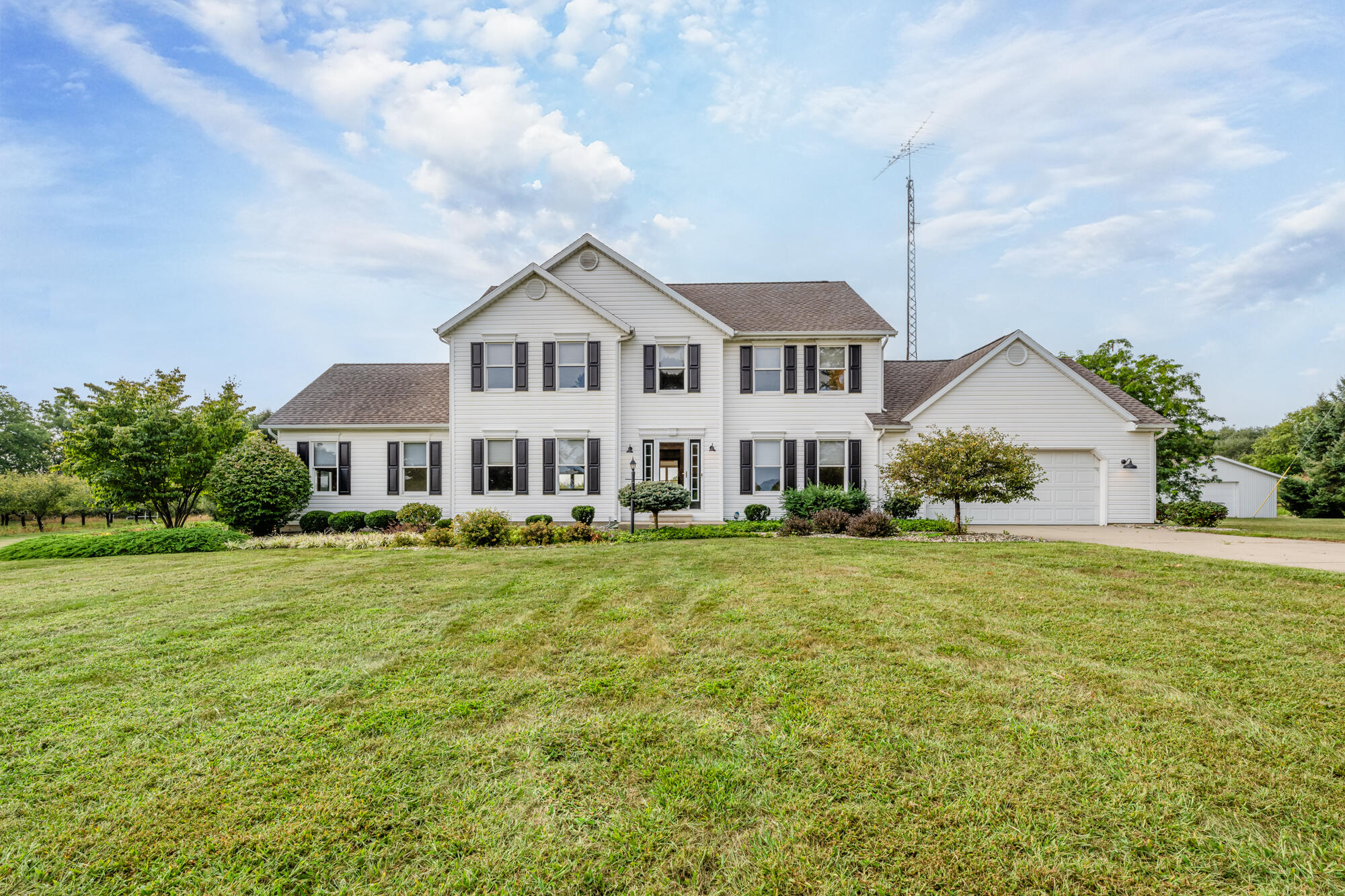 31401 Middle Crossing Road Dowagiac MI 49047