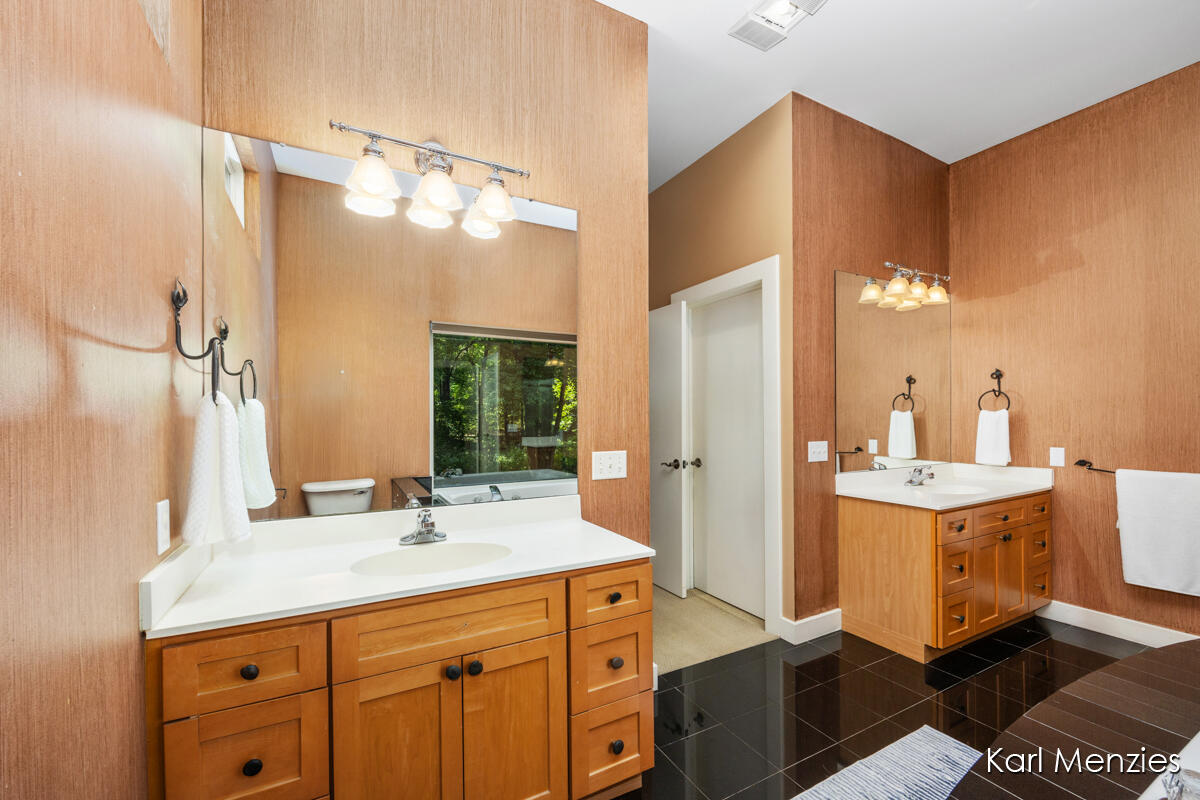 1290 Cramton Avenue NE Ada MI 49301