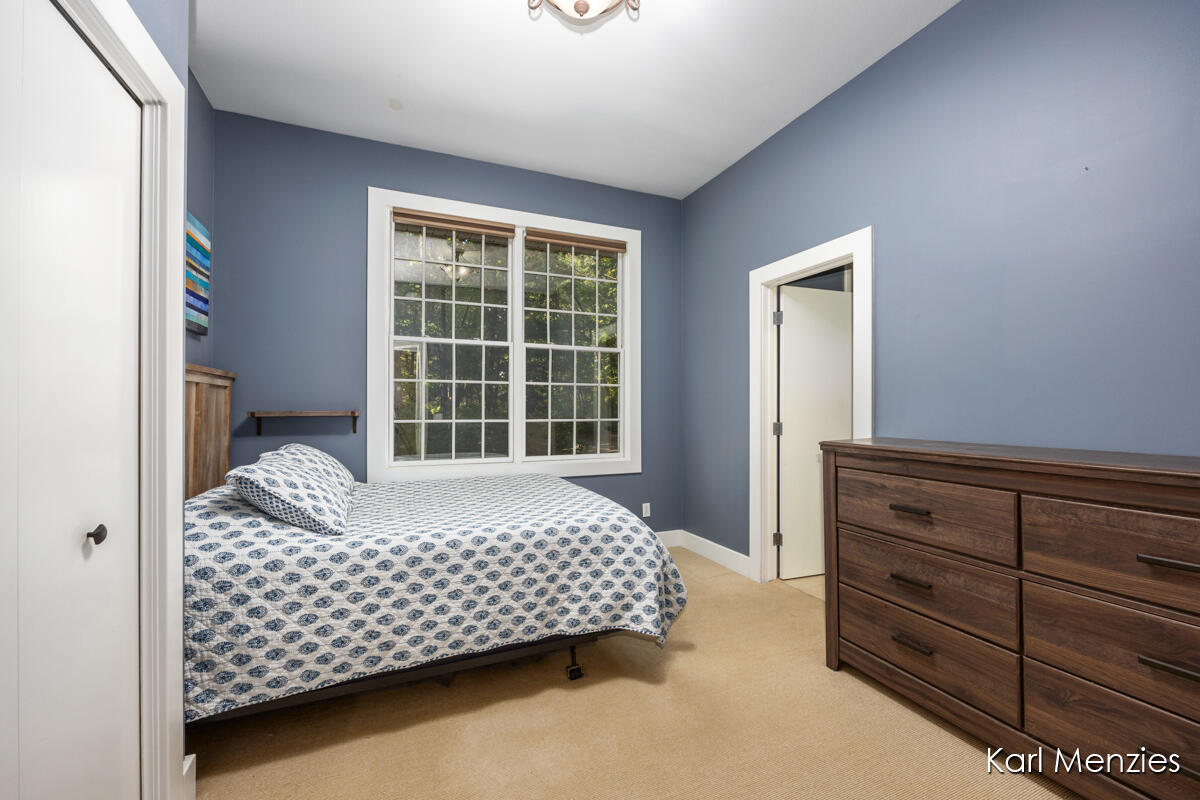 1290 Cramton Avenue NE Ada MI 49301