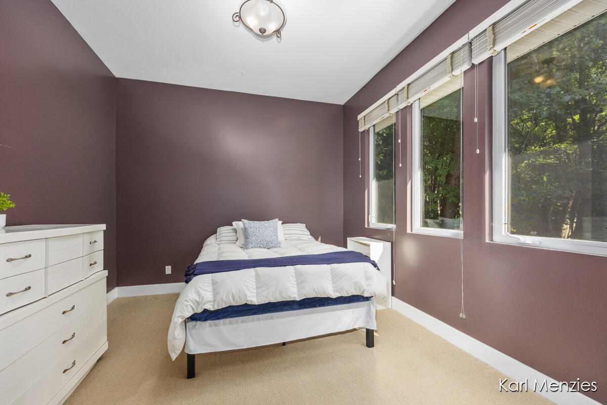 1290 Cramton Avenue NE Ada MI 49301