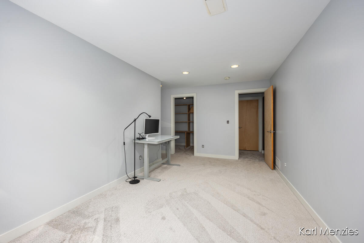 1290 Cramton Avenue NE Ada MI 49301