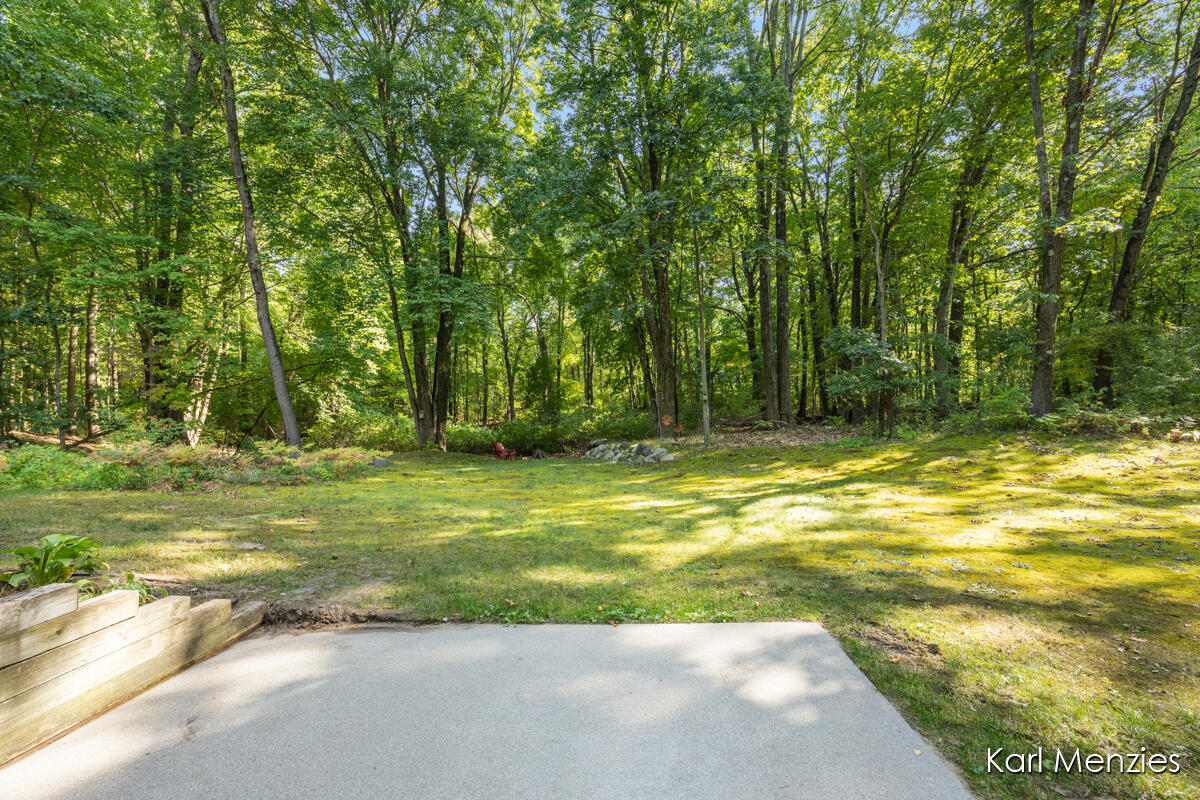 1290 Cramton Avenue NE Ada MI 49301