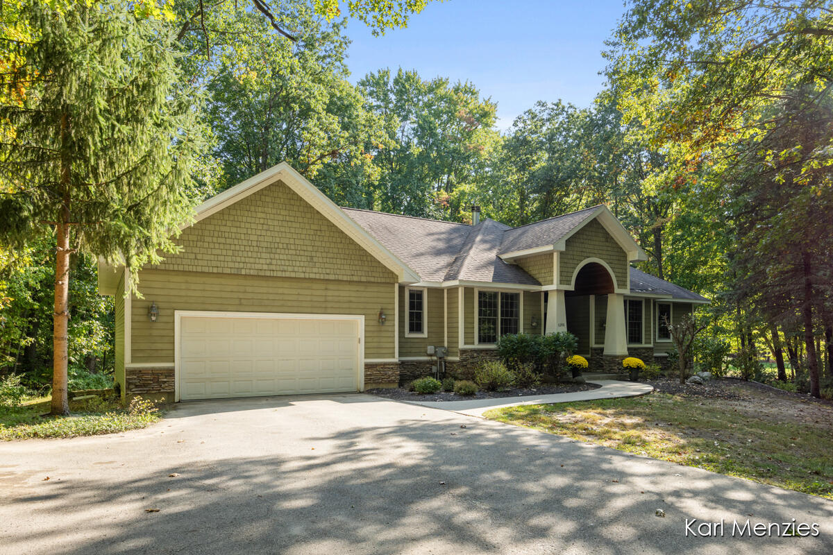 1290 Cramton Avenue NE Ada MI 49301