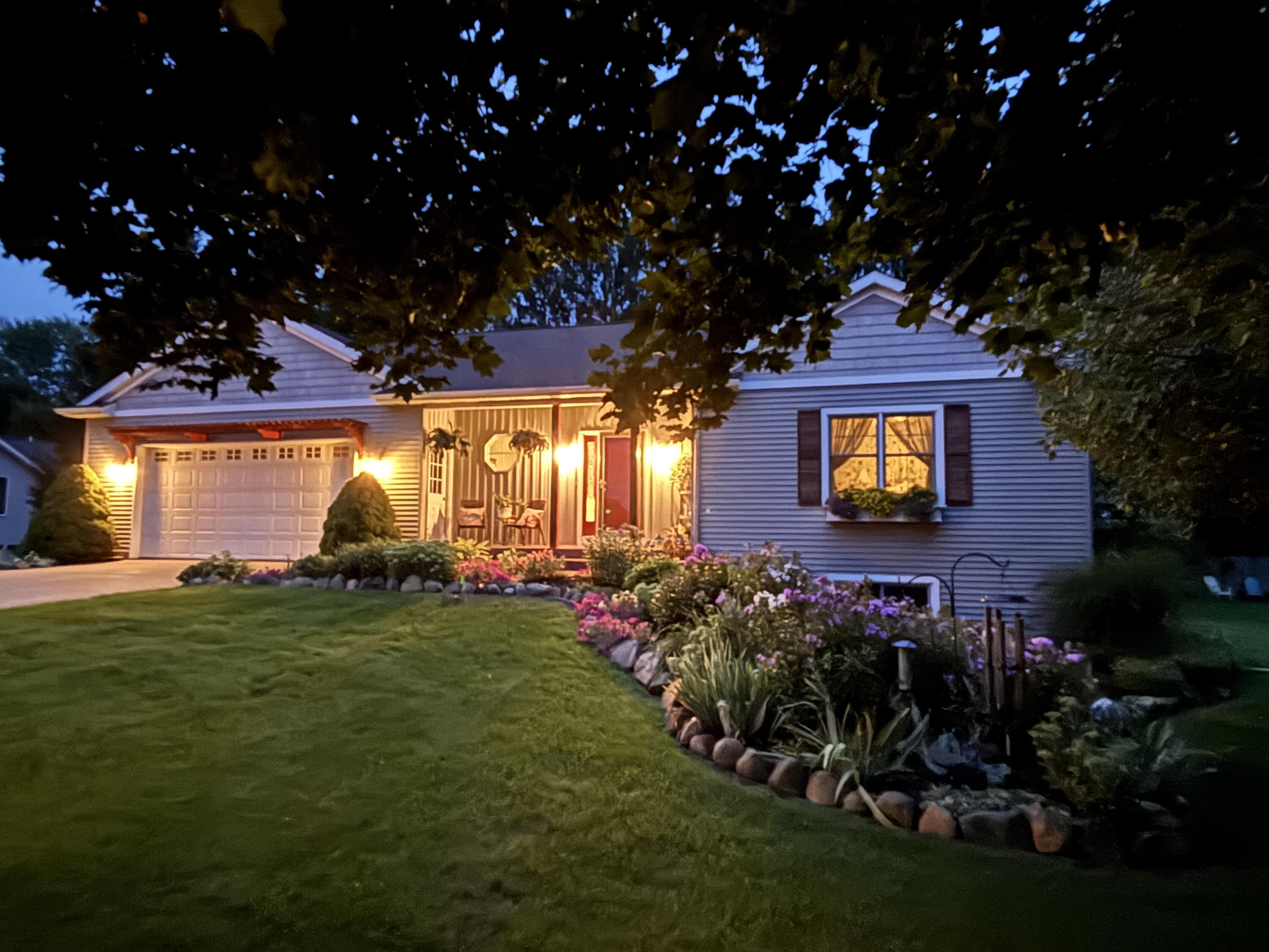 325 Grant Street Hopkins MI 49328
