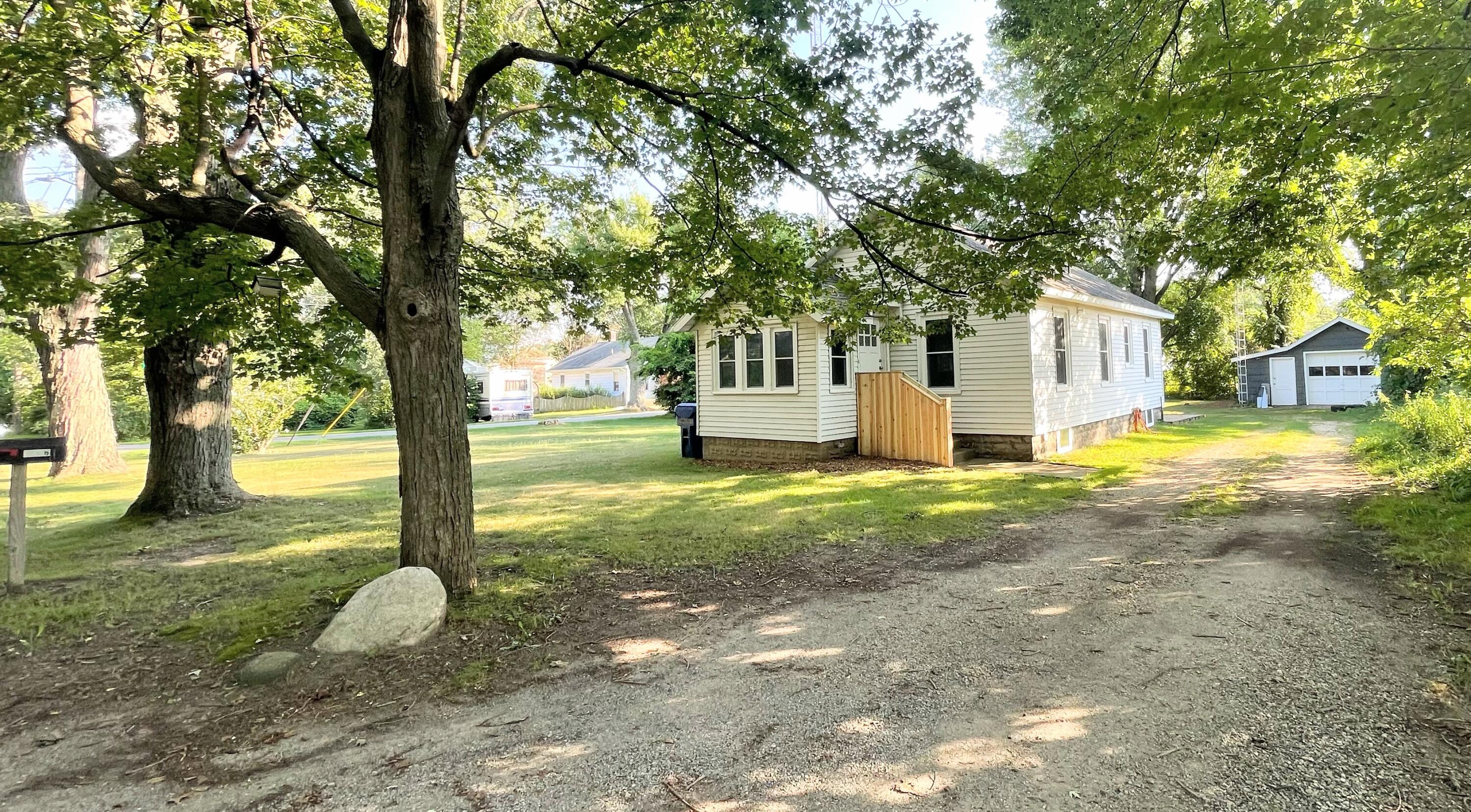 1146 Coolidge Avenue Benton Harbor MI 49022