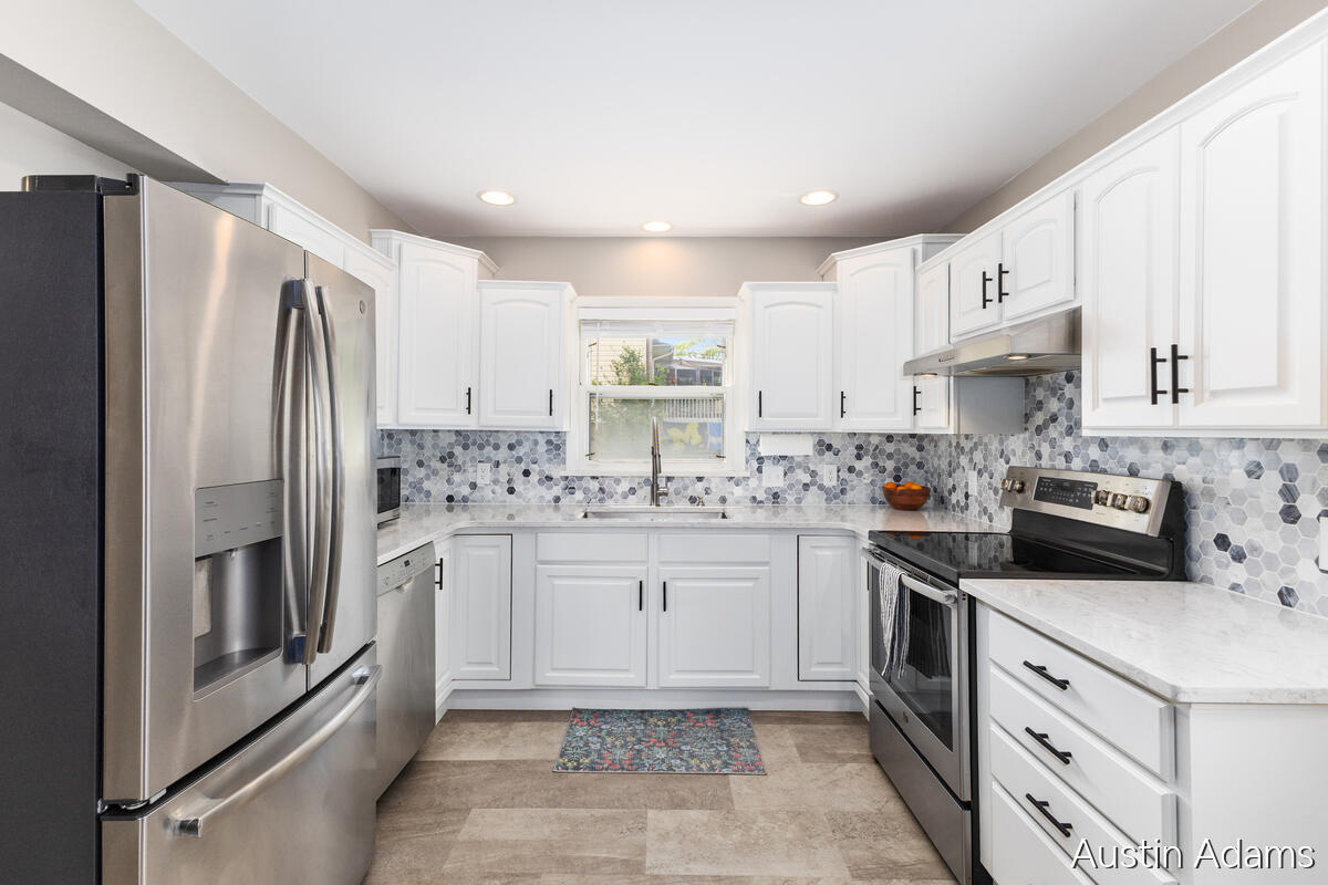 1925 Emerald Avenue NE Grand Rapids MI 49505