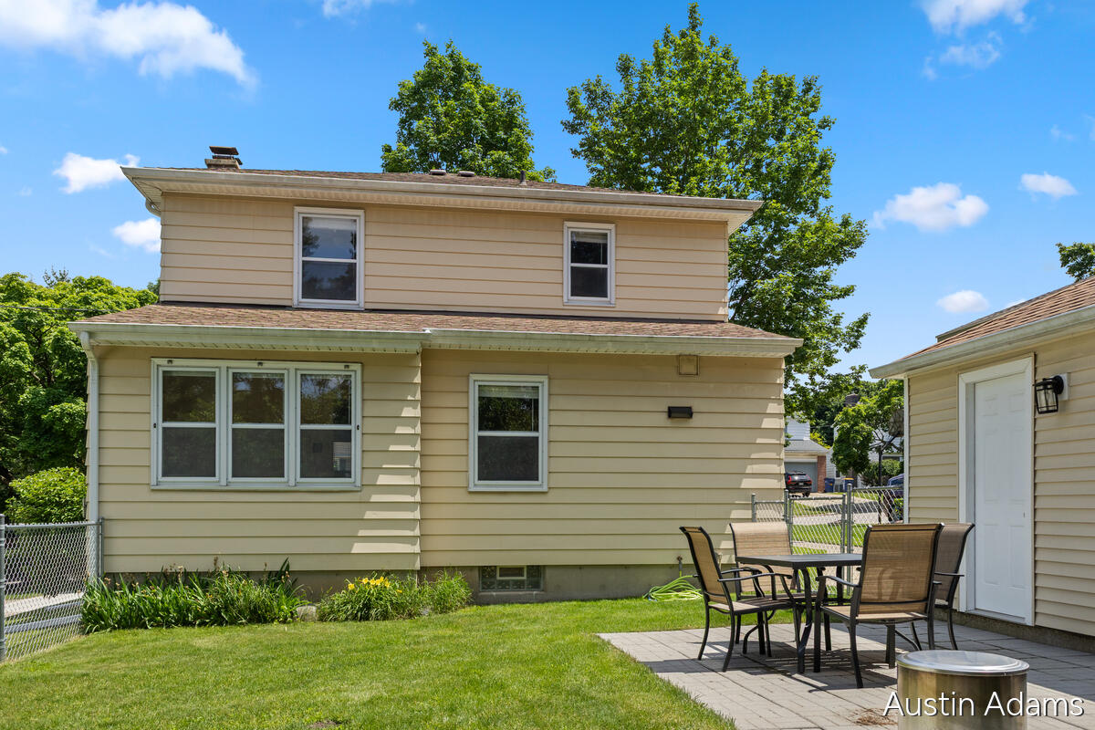 1925 Emerald Avenue NE Grand Rapids MI 49505