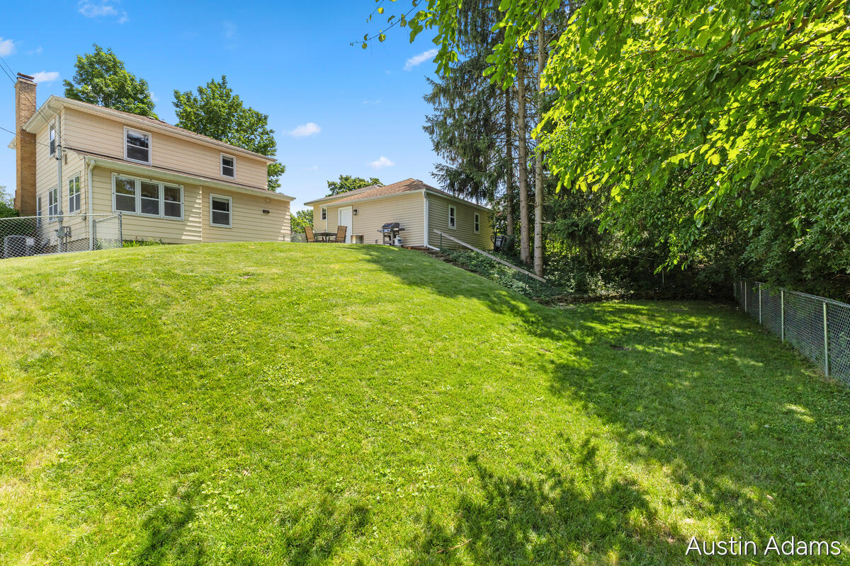 1925 Emerald Avenue NE Grand Rapids MI 49505