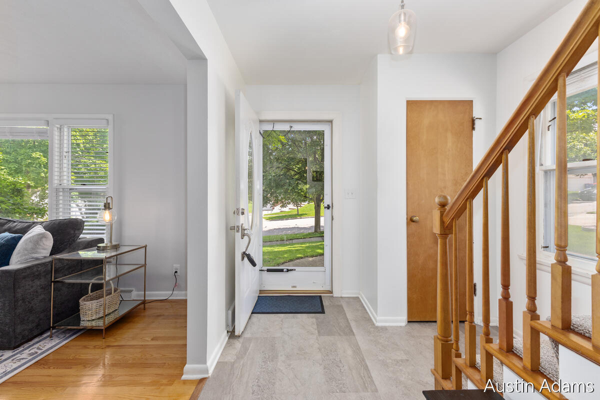 1925 Emerald Avenue NE Grand Rapids MI 49505