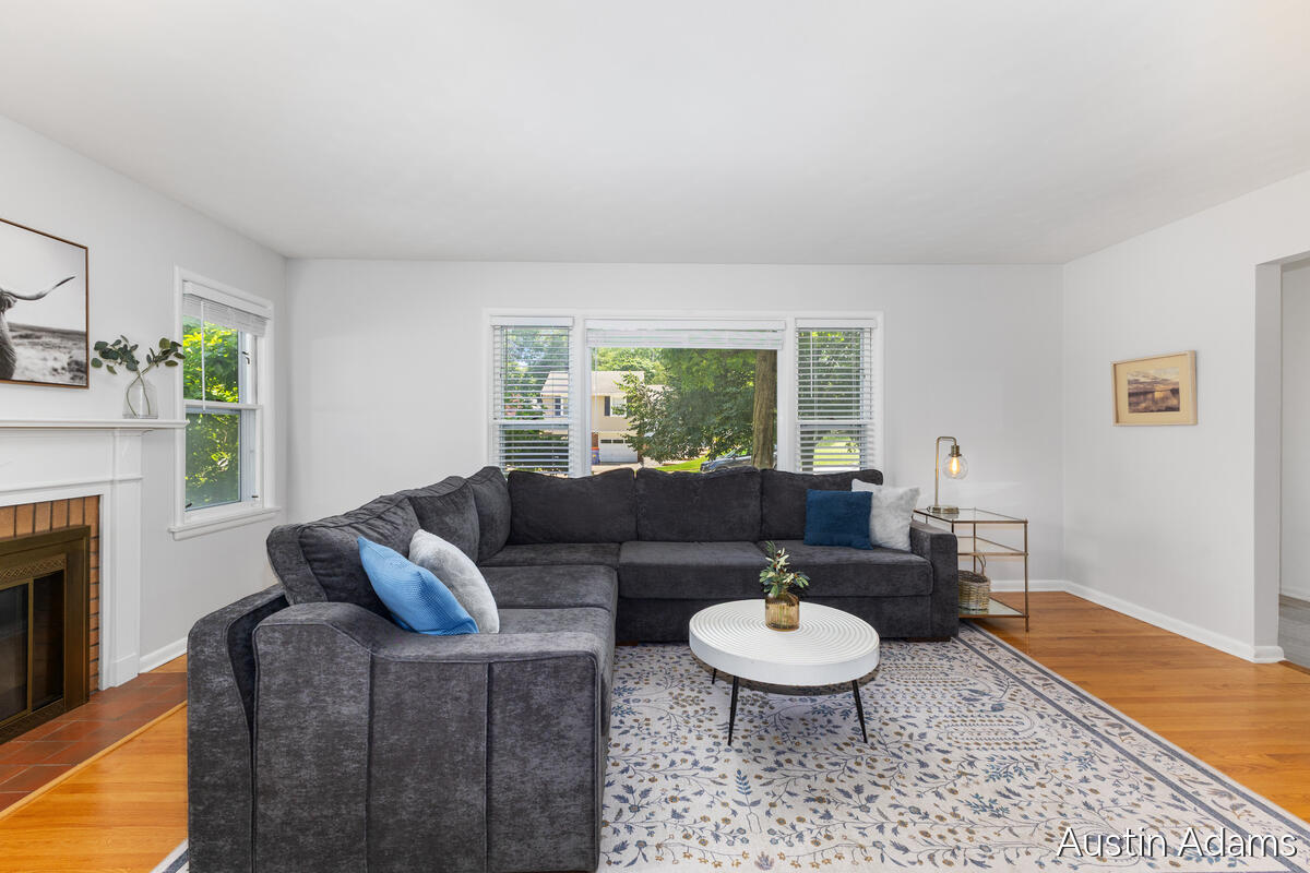 1925 Emerald Avenue NE Grand Rapids MI 49505