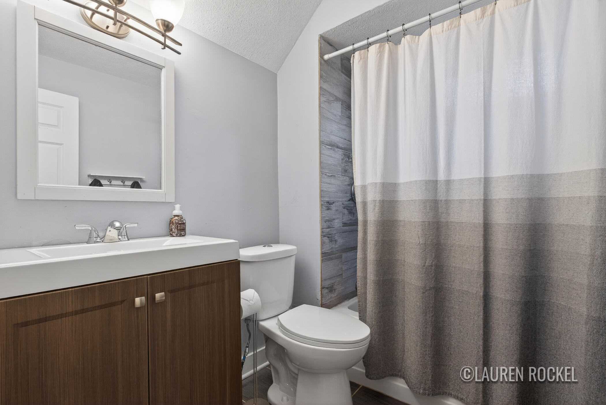 443 Dickinson Street SE Grand Rapids MI 49507