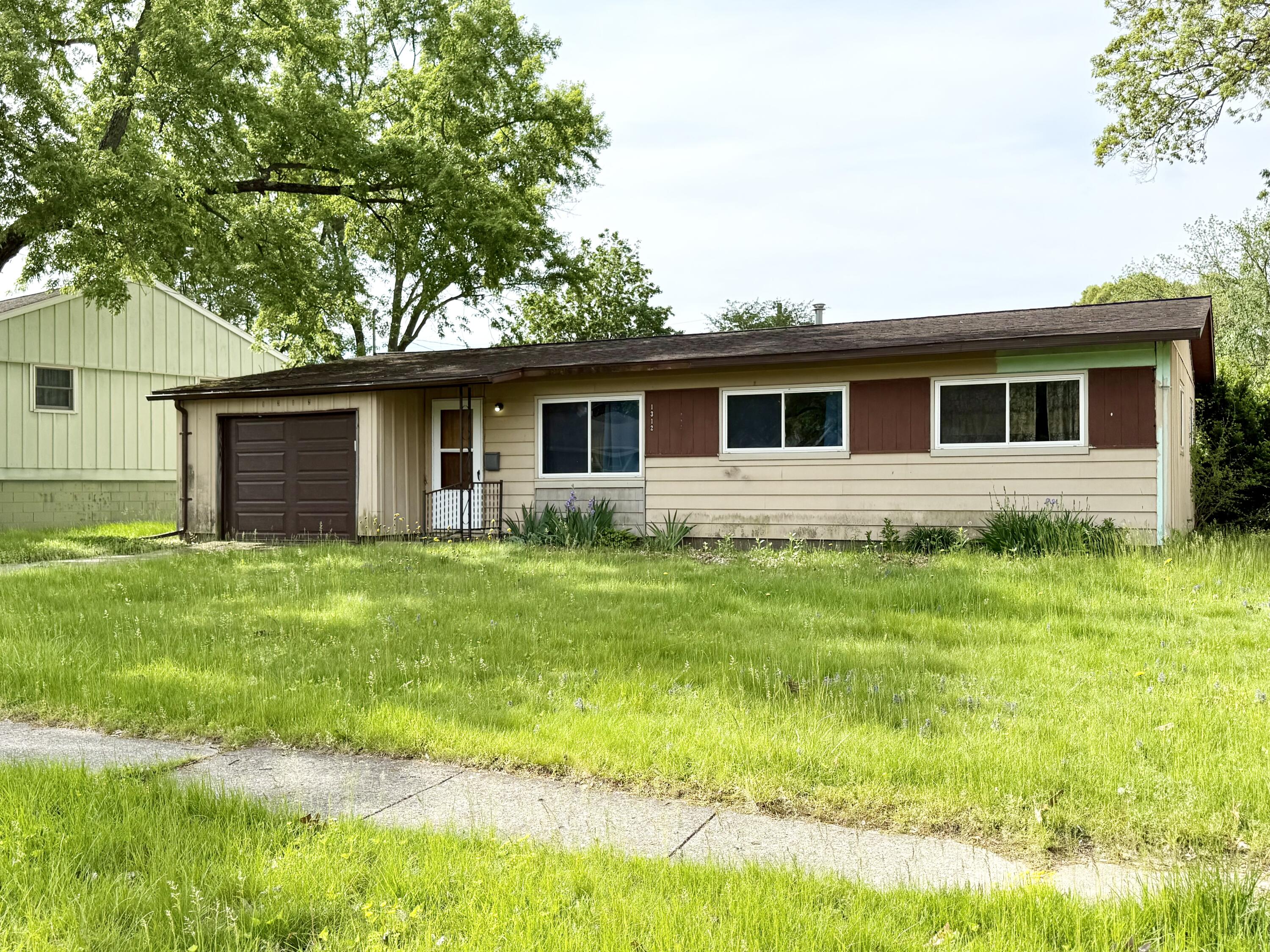 1312 Emerald Drive Niles MI 49120