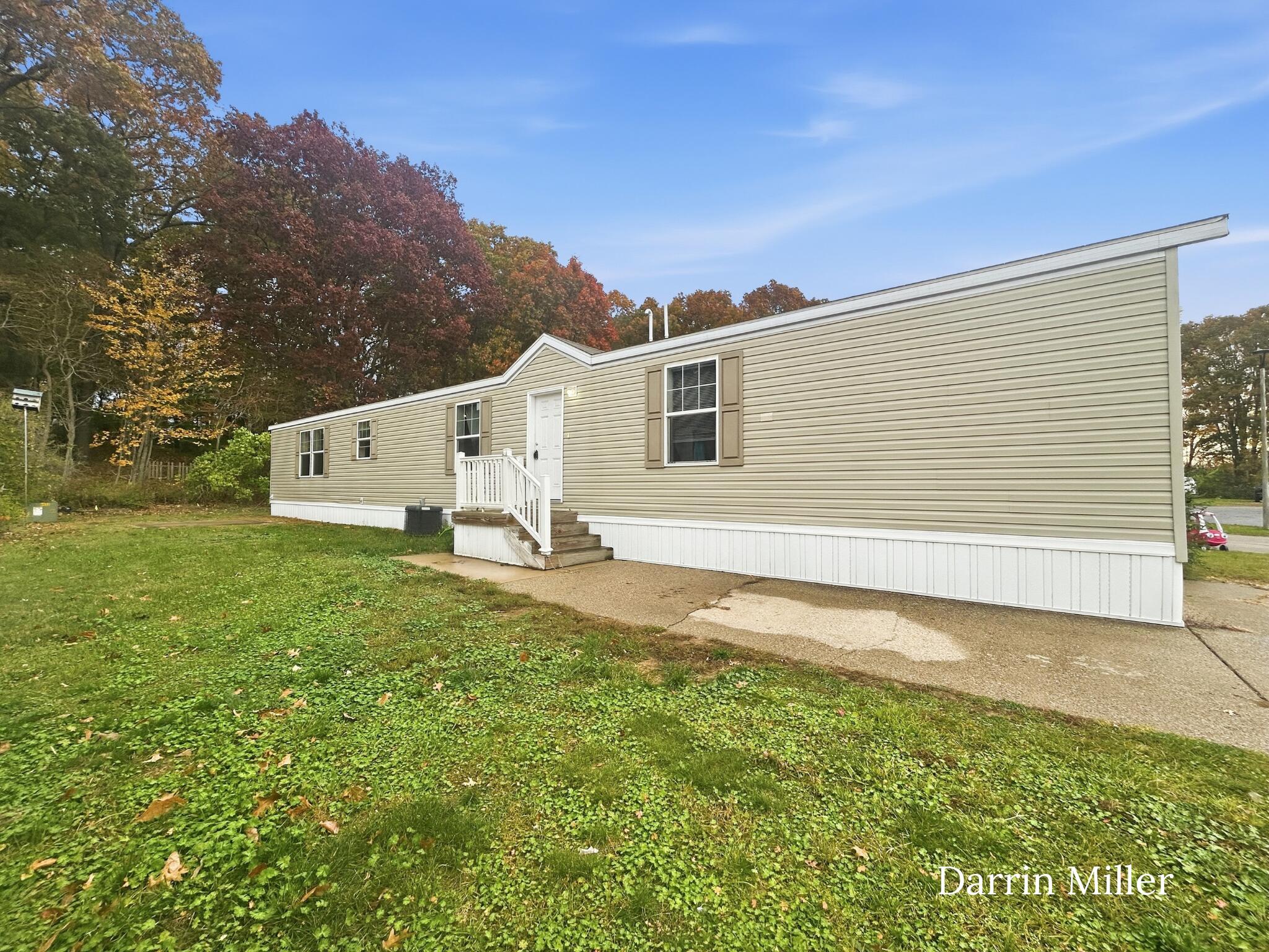 1480 Sarnia Street Norton Shores MI 49444