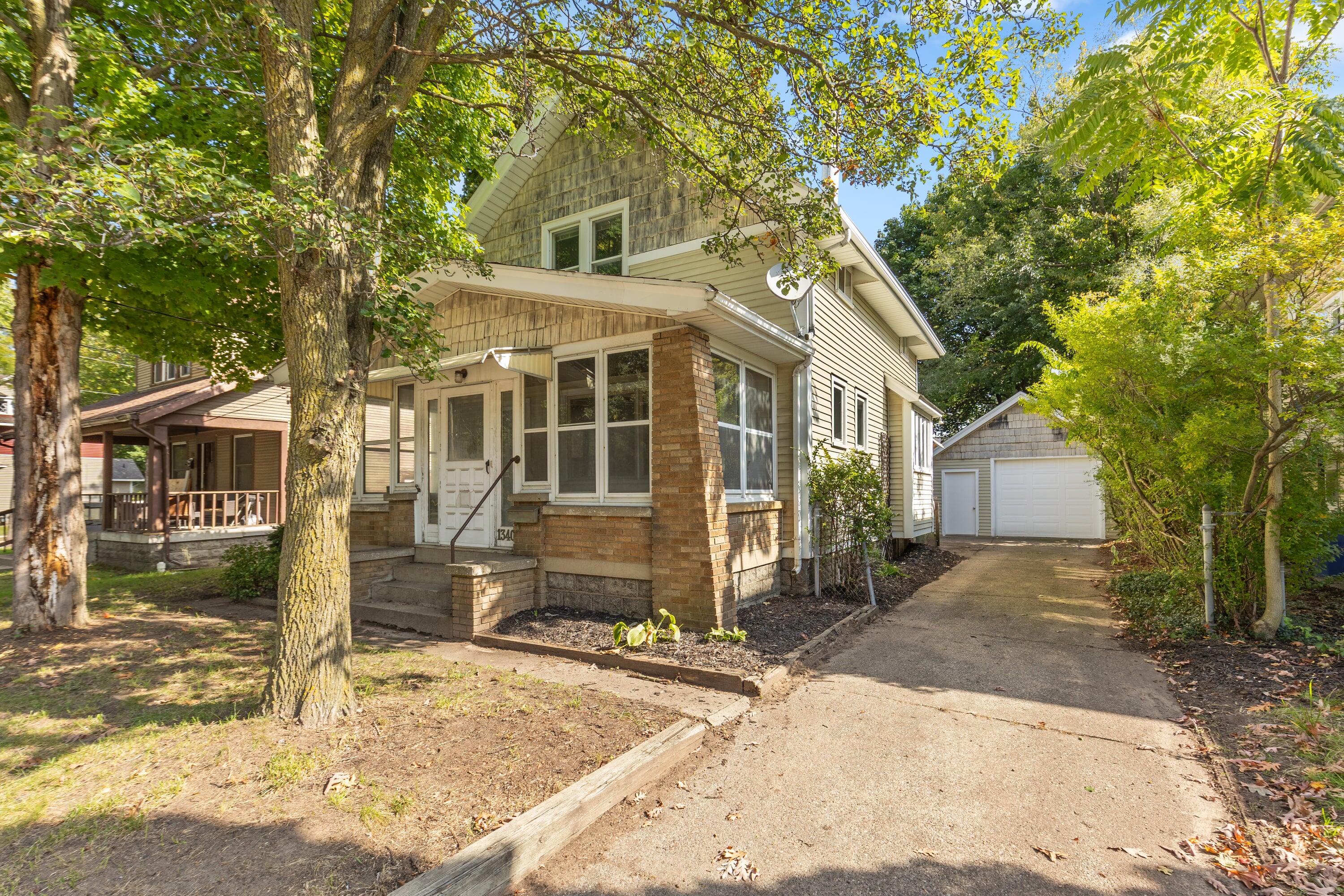 1340 Eastern Avenue SE Grand Rapids MI 49507