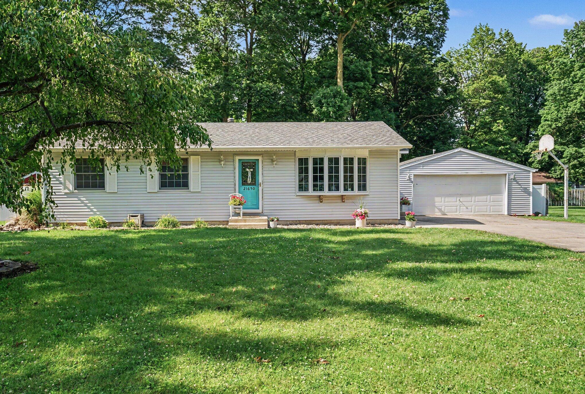 21650 Maple Glen Drive Edwardsburg MI 49112