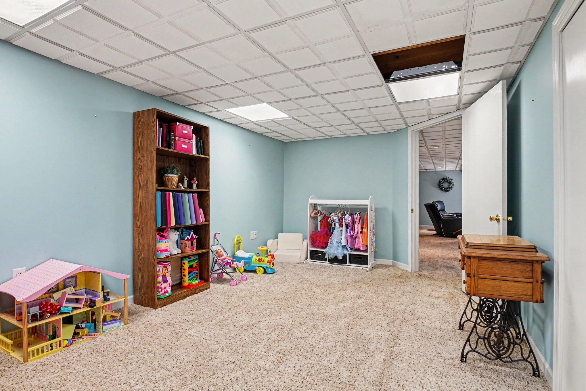 21650 Maple Glen Drive Edwardsburg MI 49112