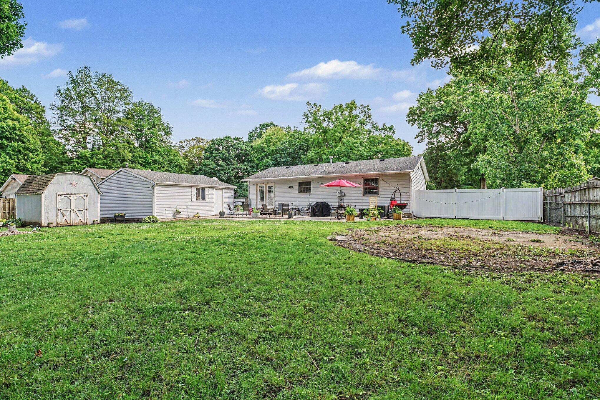 21650 Maple Glen Drive Edwardsburg MI 49112