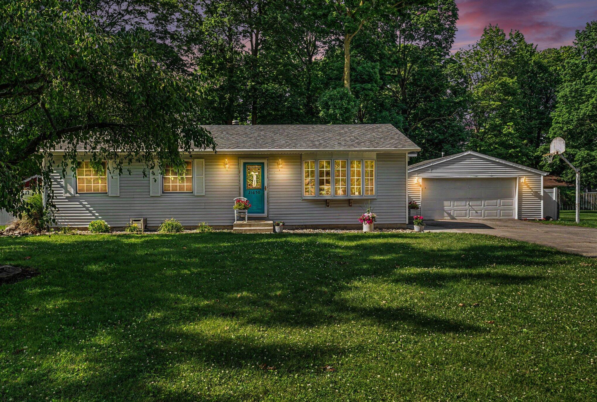 21650 Maple Glen Drive Edwardsburg MI 49112