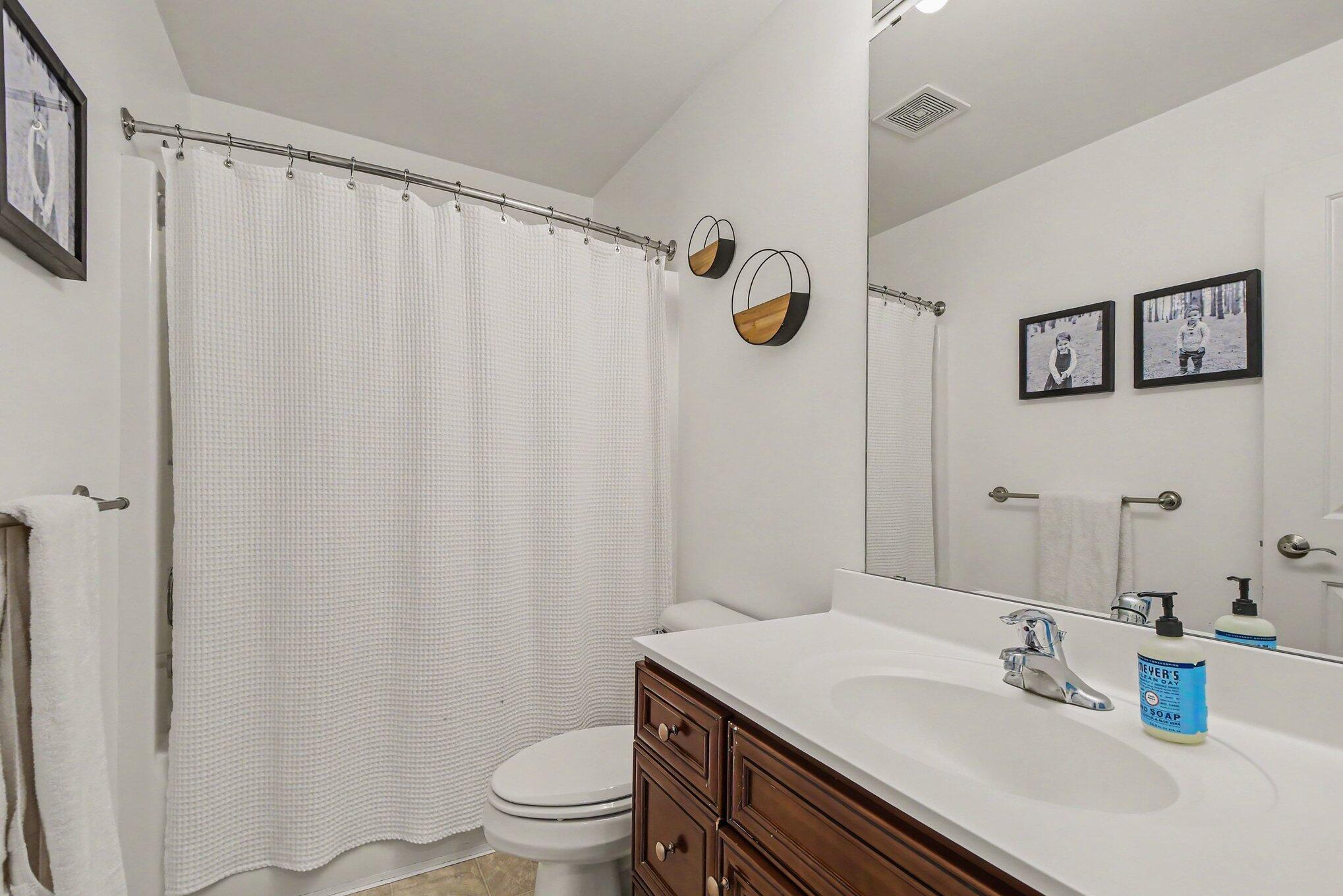 1219 Stoneshire Drive SE Grand Rapids MI 49546