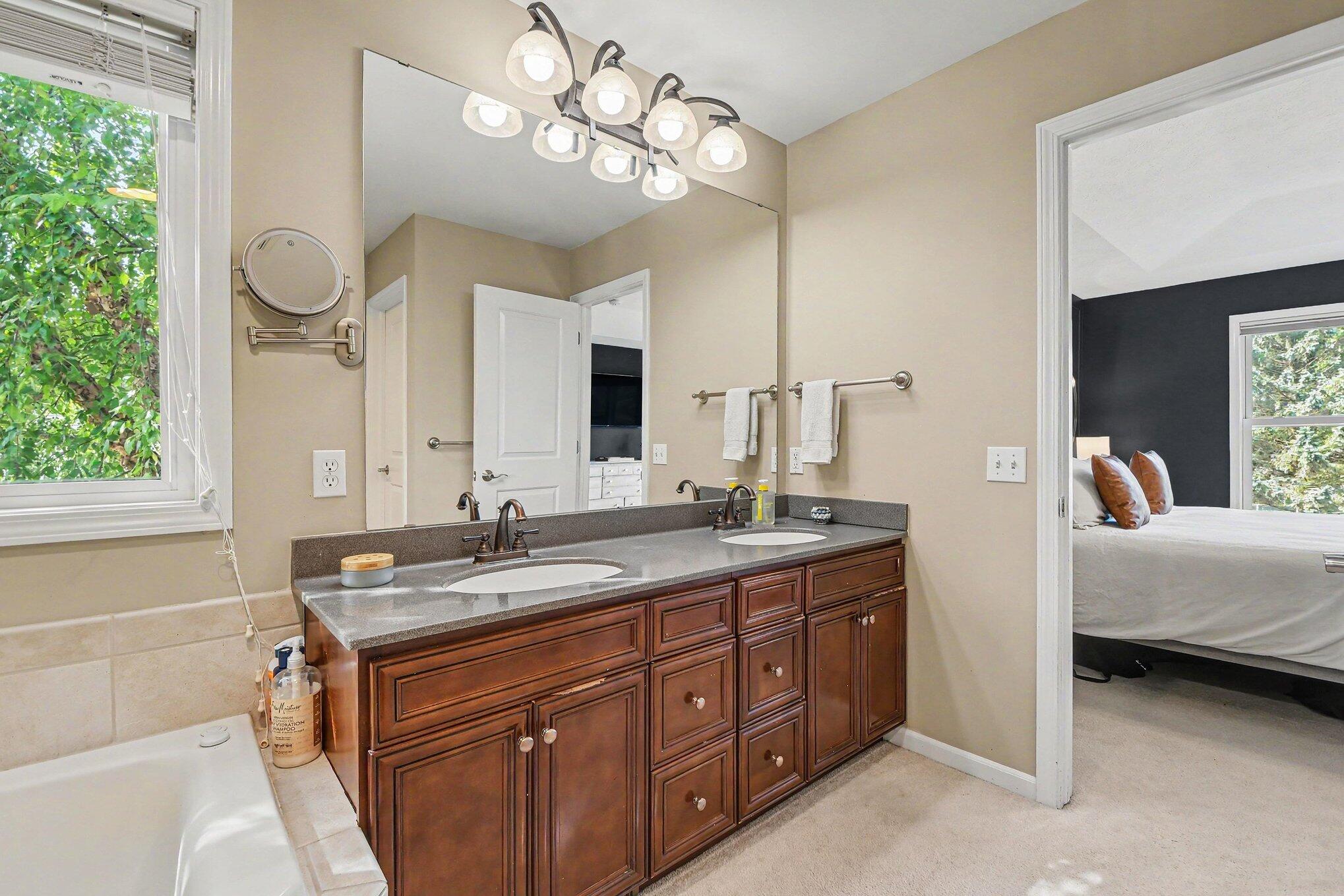 1219 Stoneshire Drive SE Grand Rapids MI 49546