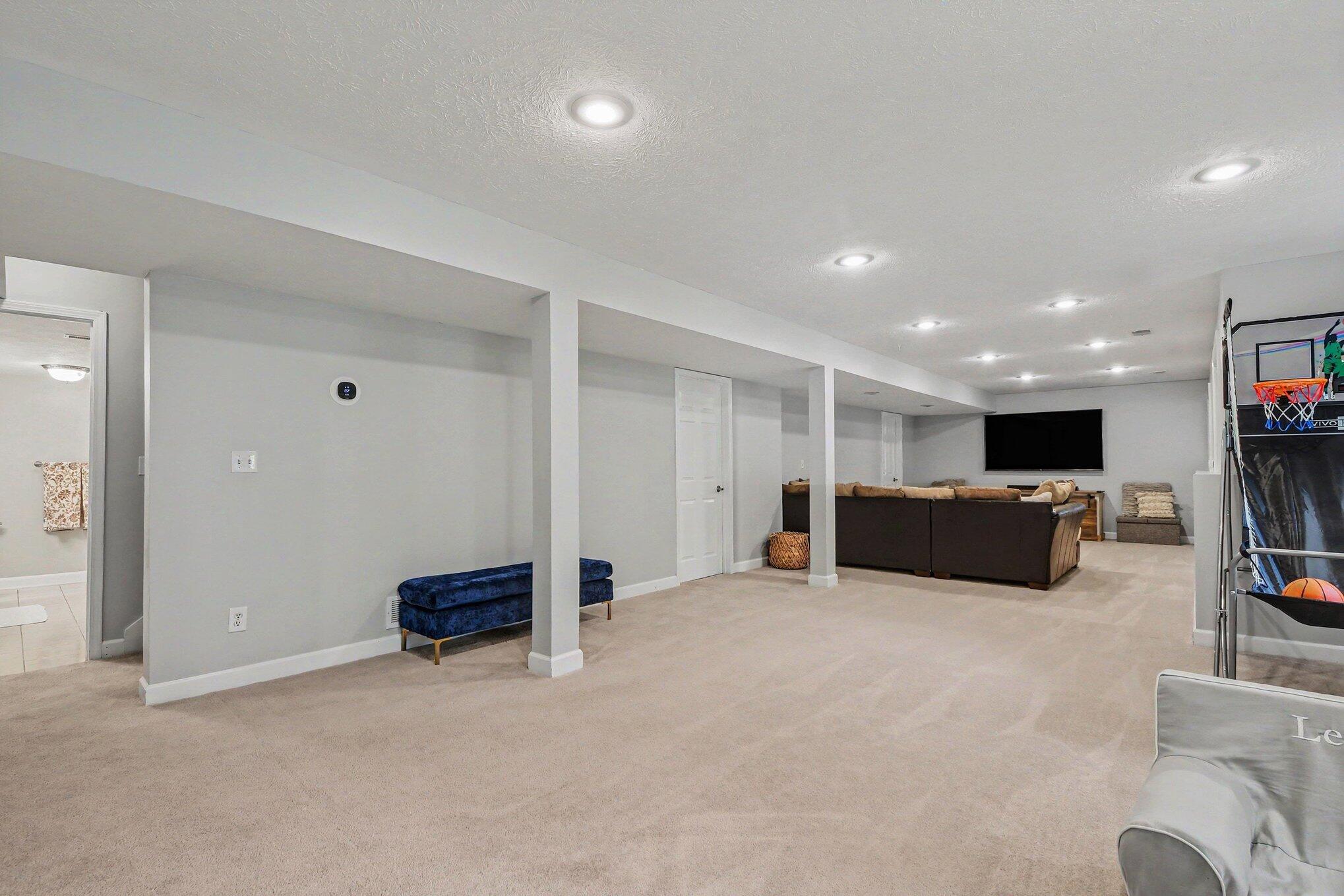1219 Stoneshire Drive SE Grand Rapids MI 49546
