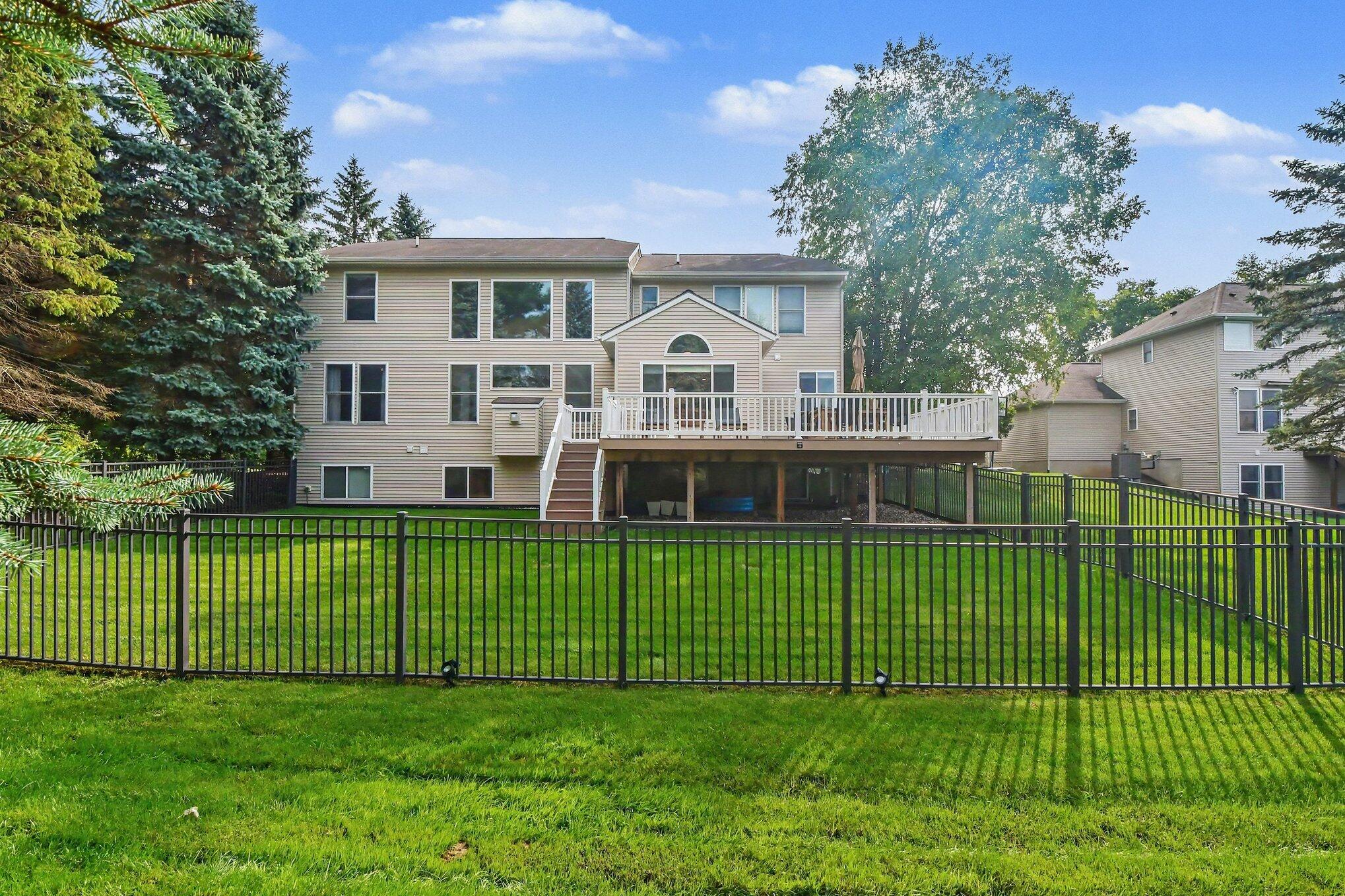 1219 Stoneshire Drive SE Grand Rapids MI 49546
