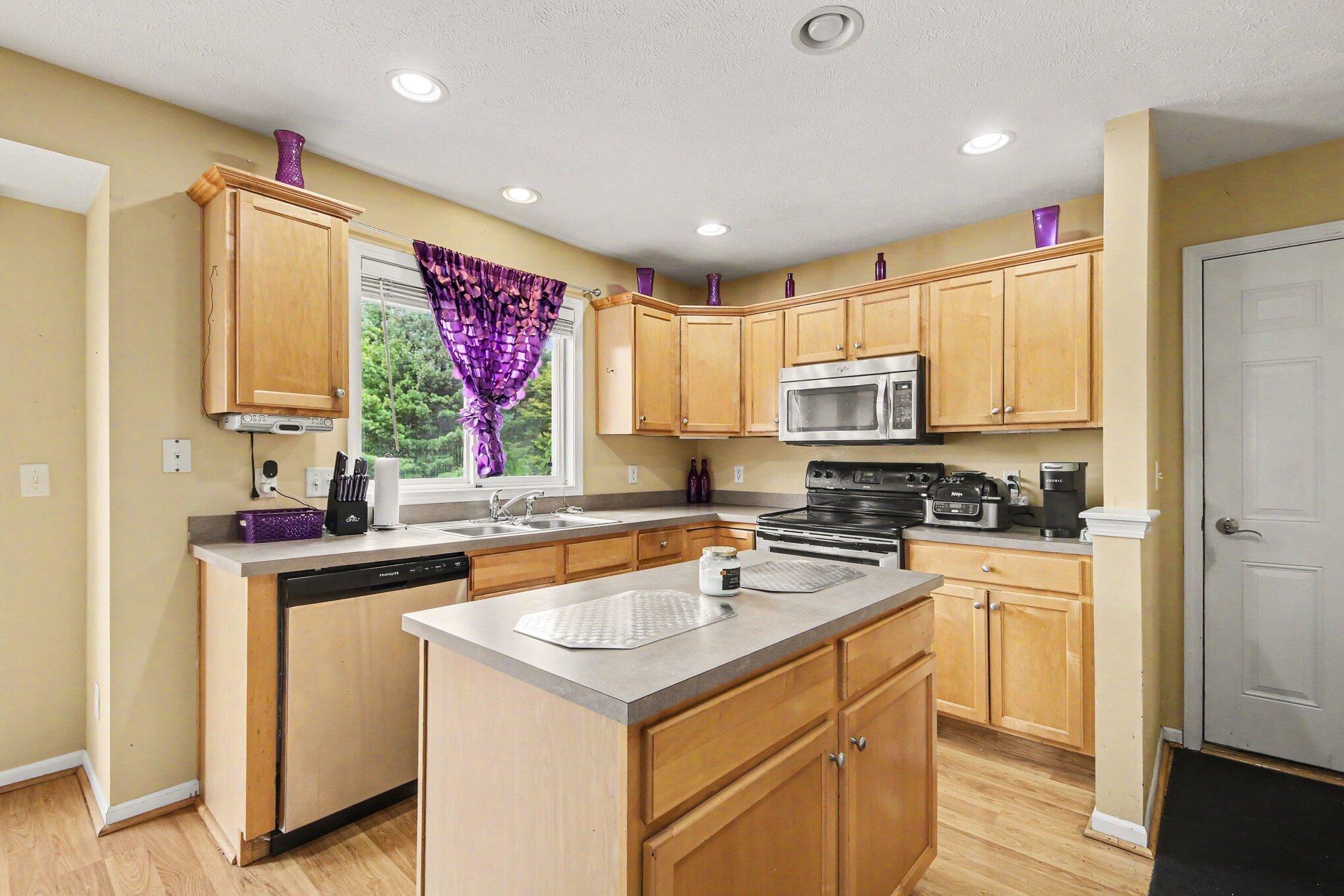 6627 Winter Creek Road Norton Shores MI 49444