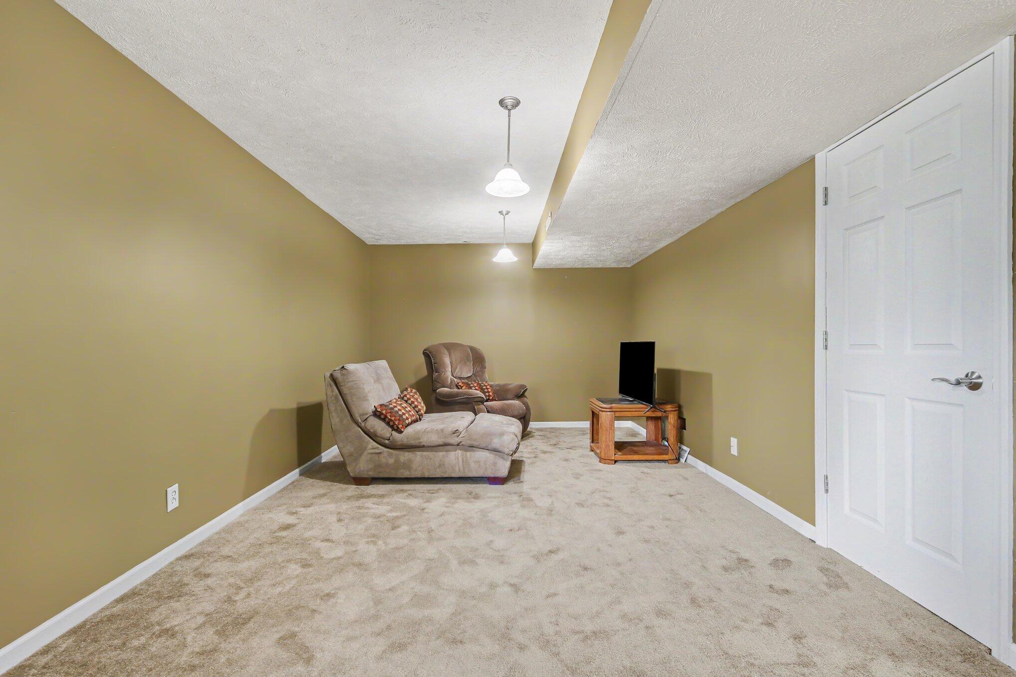 6627 Winter Creek Road Norton Shores MI 49444