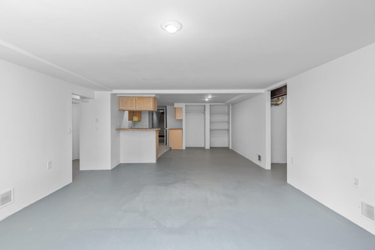 13885 Windemere Drive NW Grand Rapids MI 49534