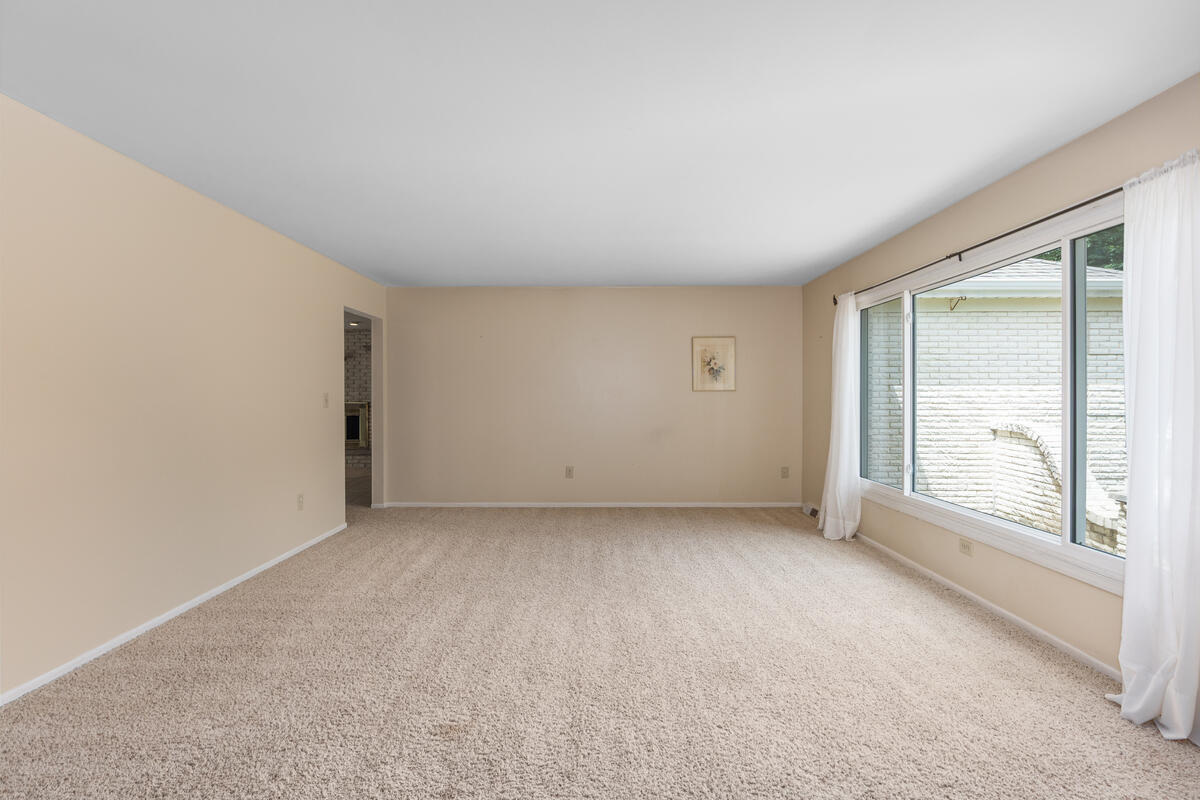 13885 Windemere Drive NW Grand Rapids MI 49534