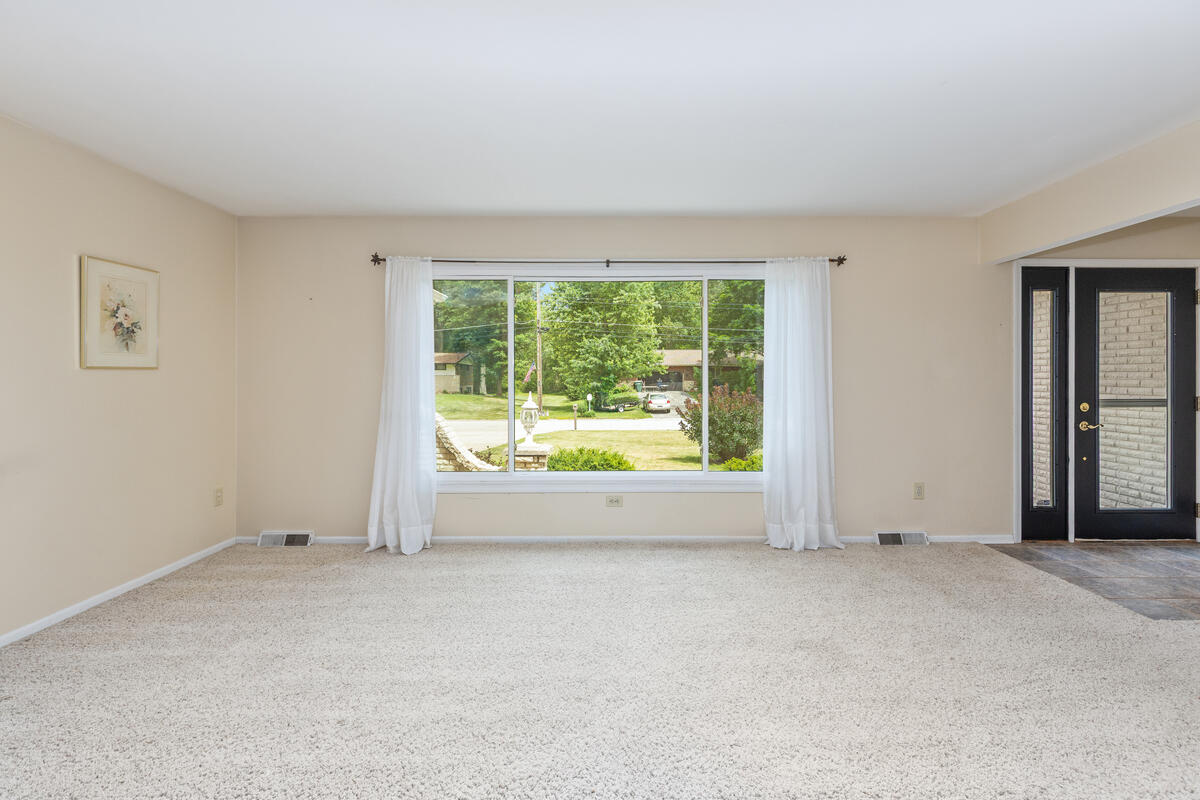 13885 Windemere Drive NW Grand Rapids MI 49534