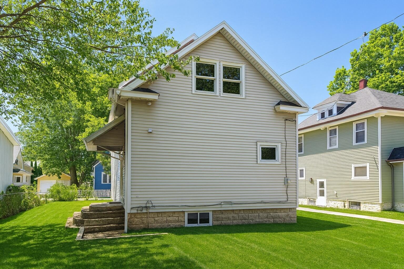 1517 James Street Kalamazoo MI 49001