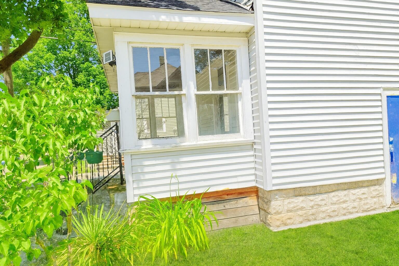 1517 James Street Kalamazoo MI 49001