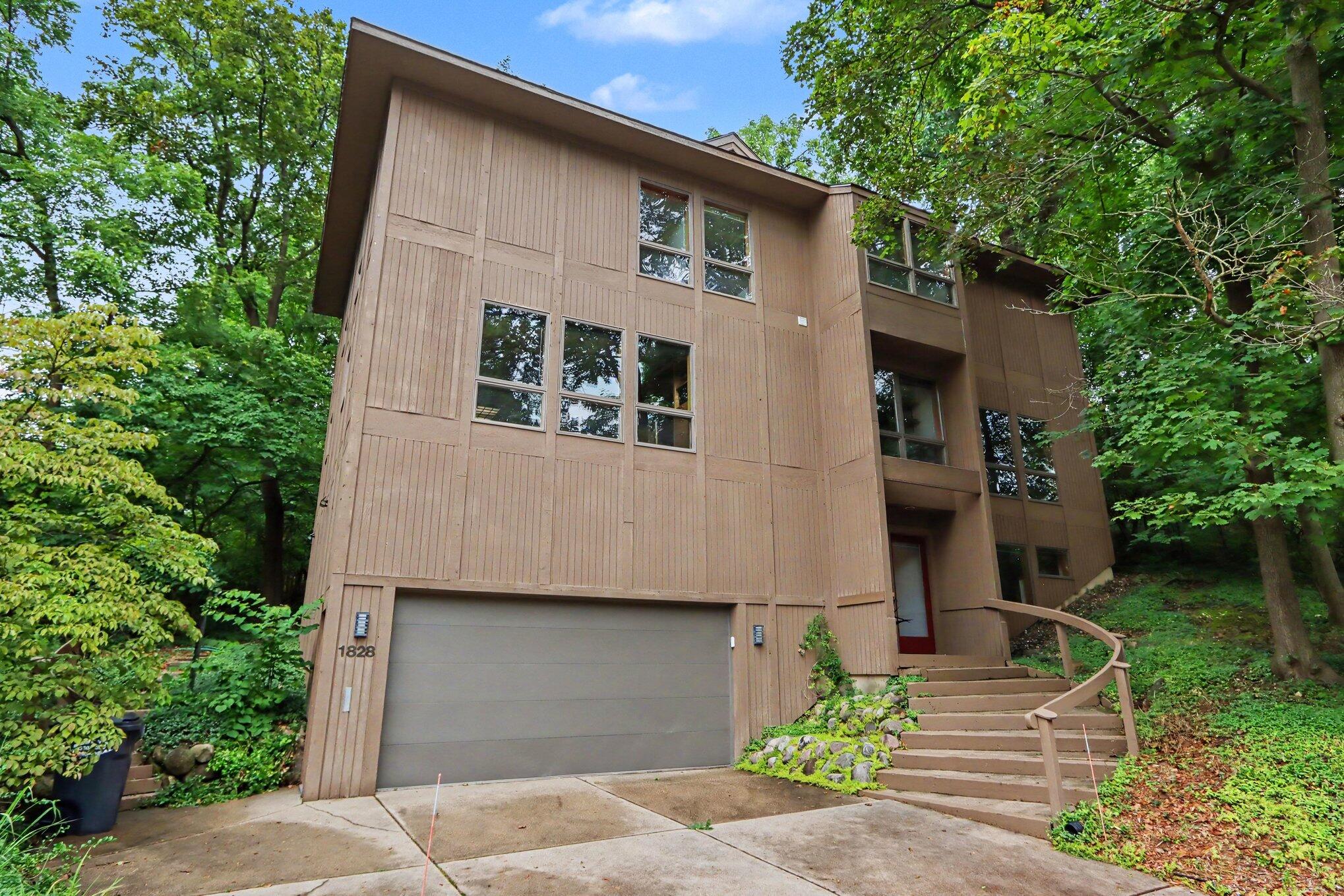 1828 Greenlawn Avenue Kalamazoo MI 49006