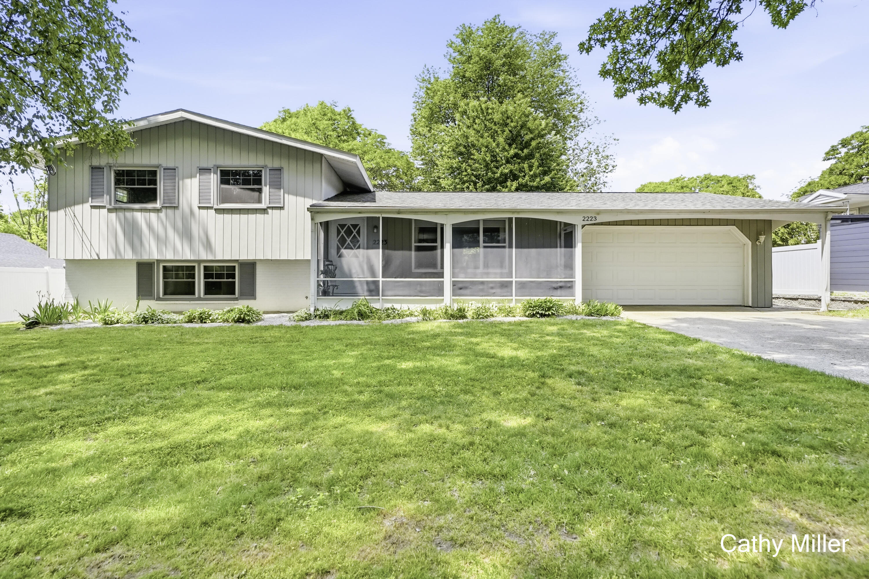 2223 Rosewood Avenue SE Grand Rapids MI 49506